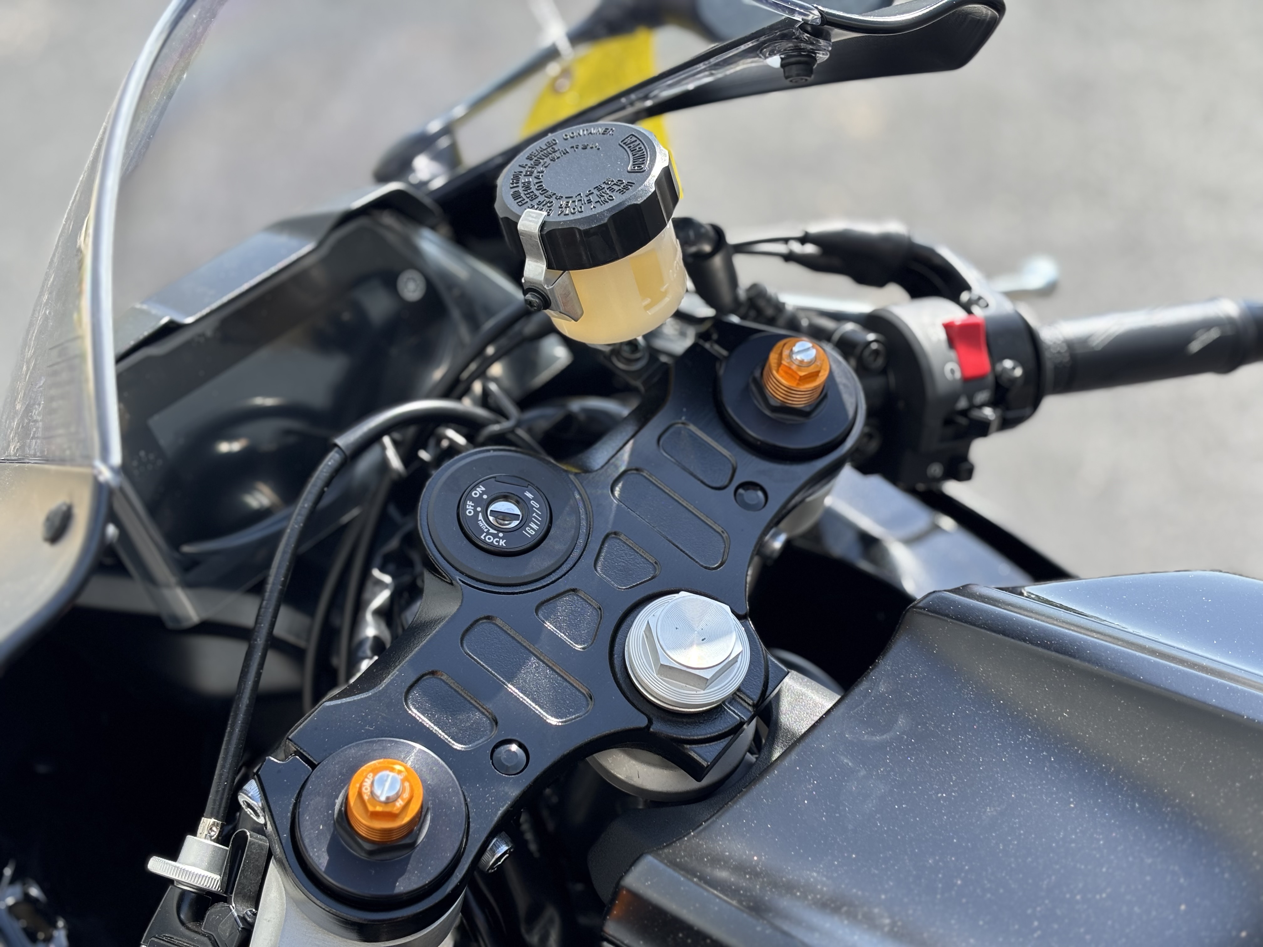 2025 Yamaha YZF R7 - Photo 15