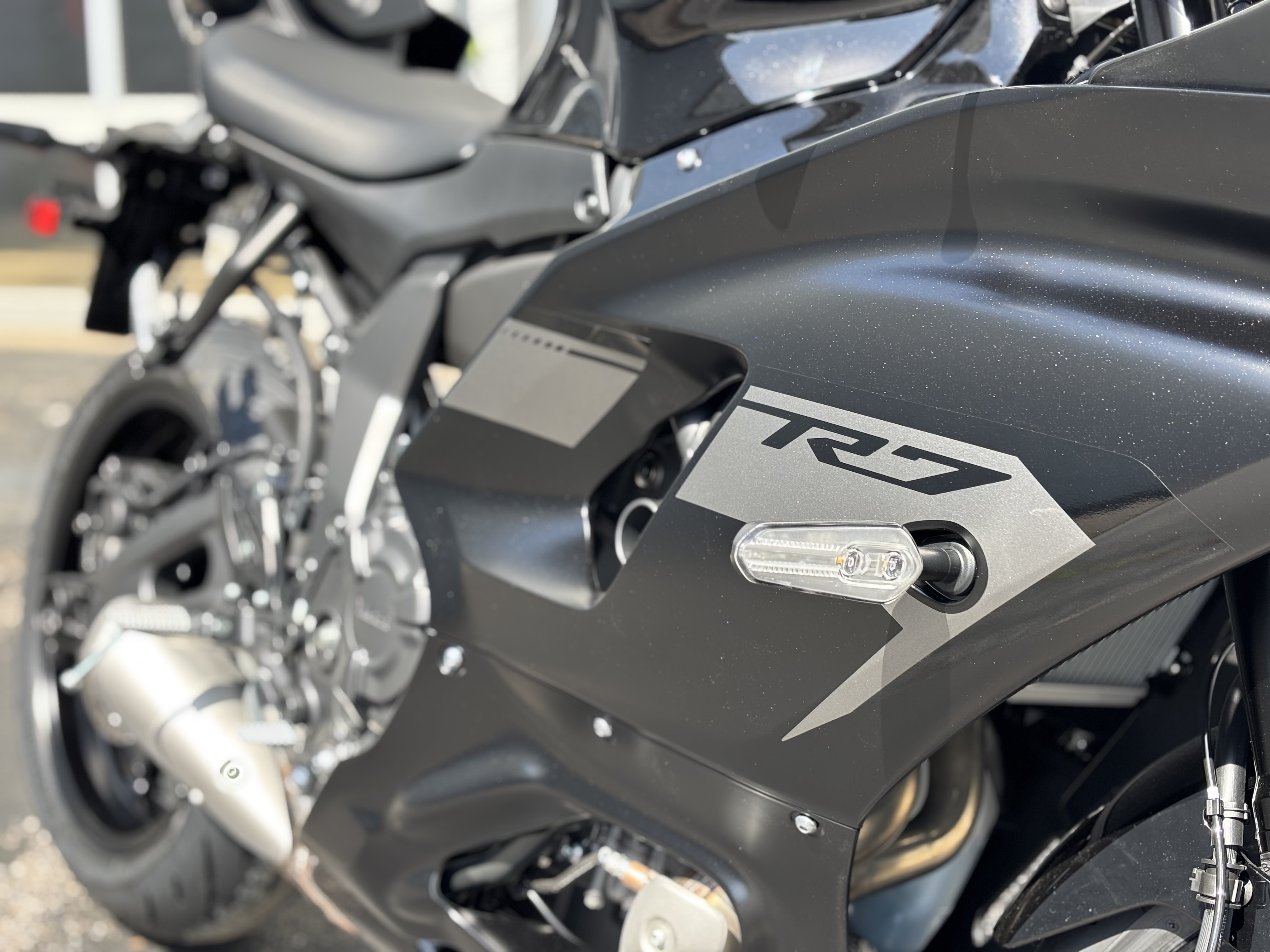 2025 Yamaha YZF R7 - Photo 14