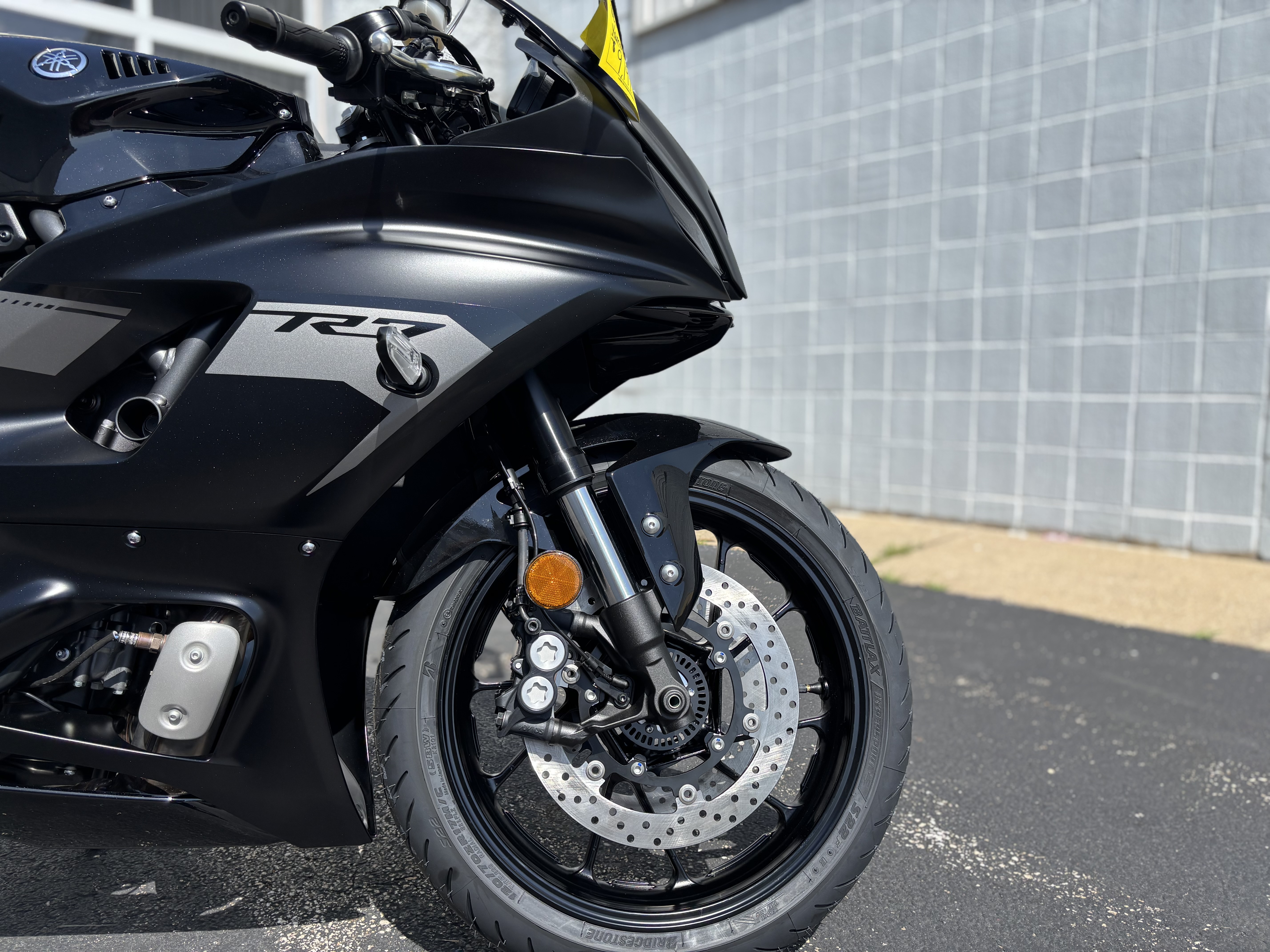 2025 Yamaha YZF R7 - Photo 3