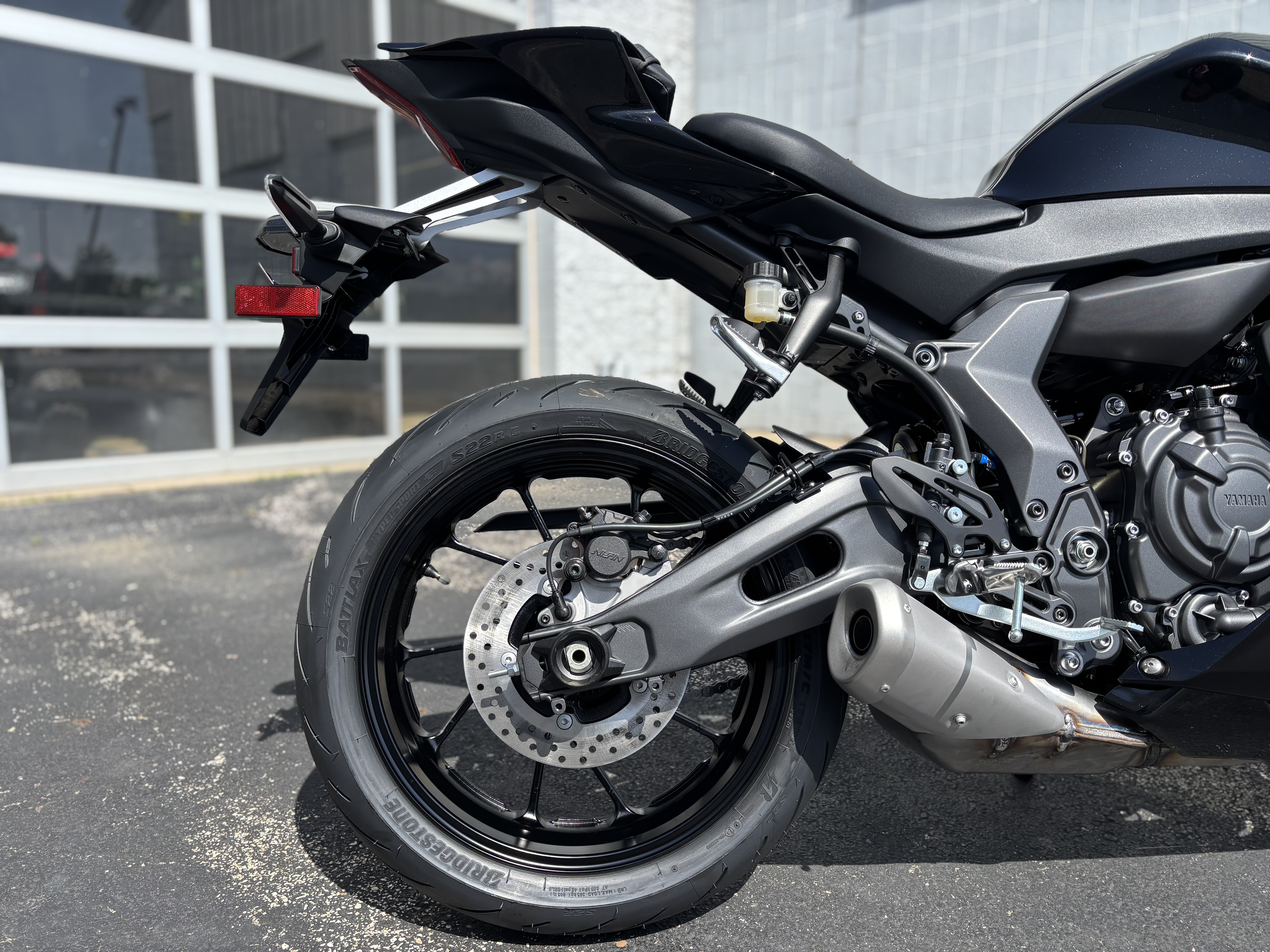 2025 Yamaha YZF R7 - Photo 5