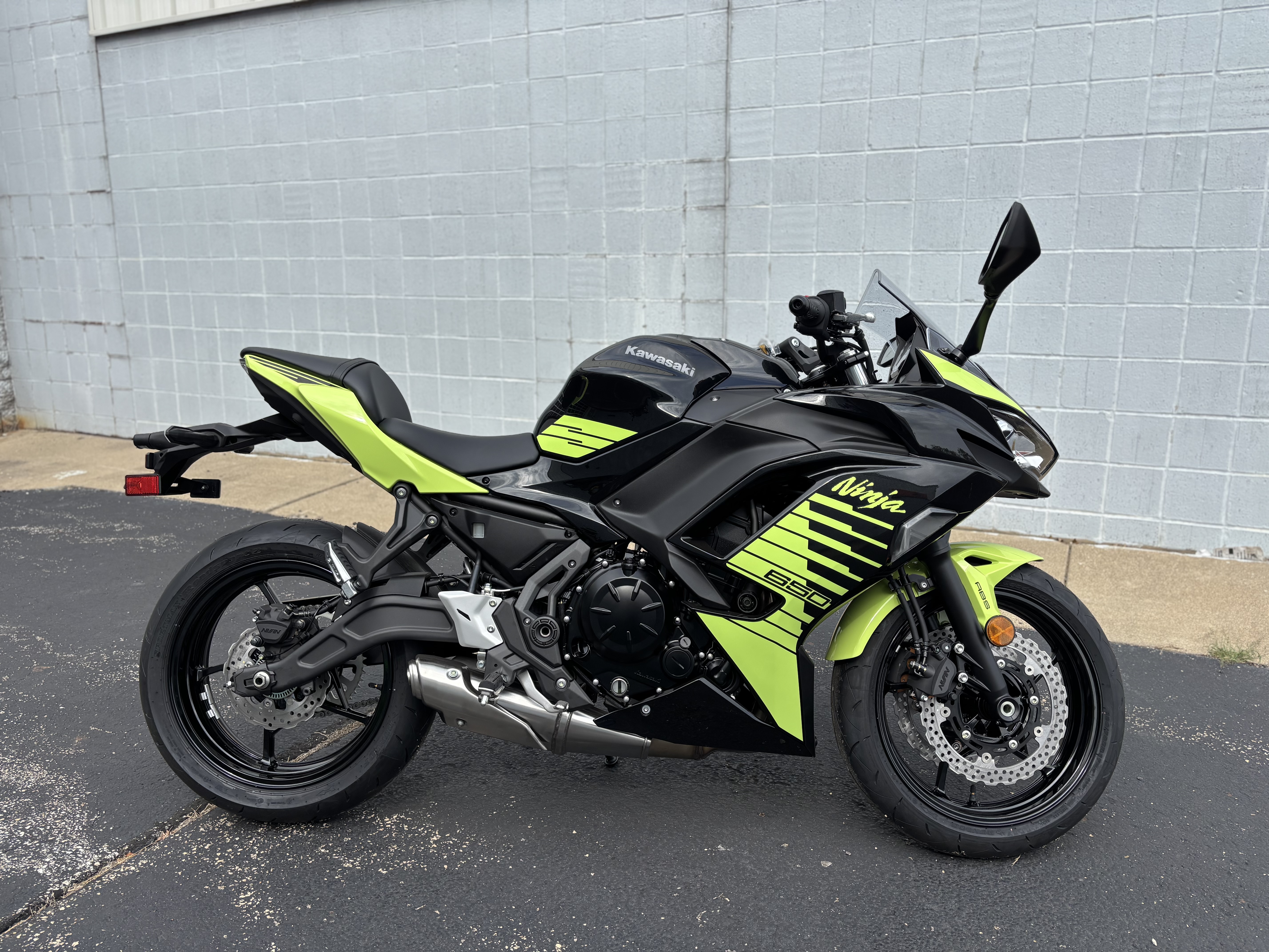 2026 Kawasaki NINJA 650 ABS - Photo 2