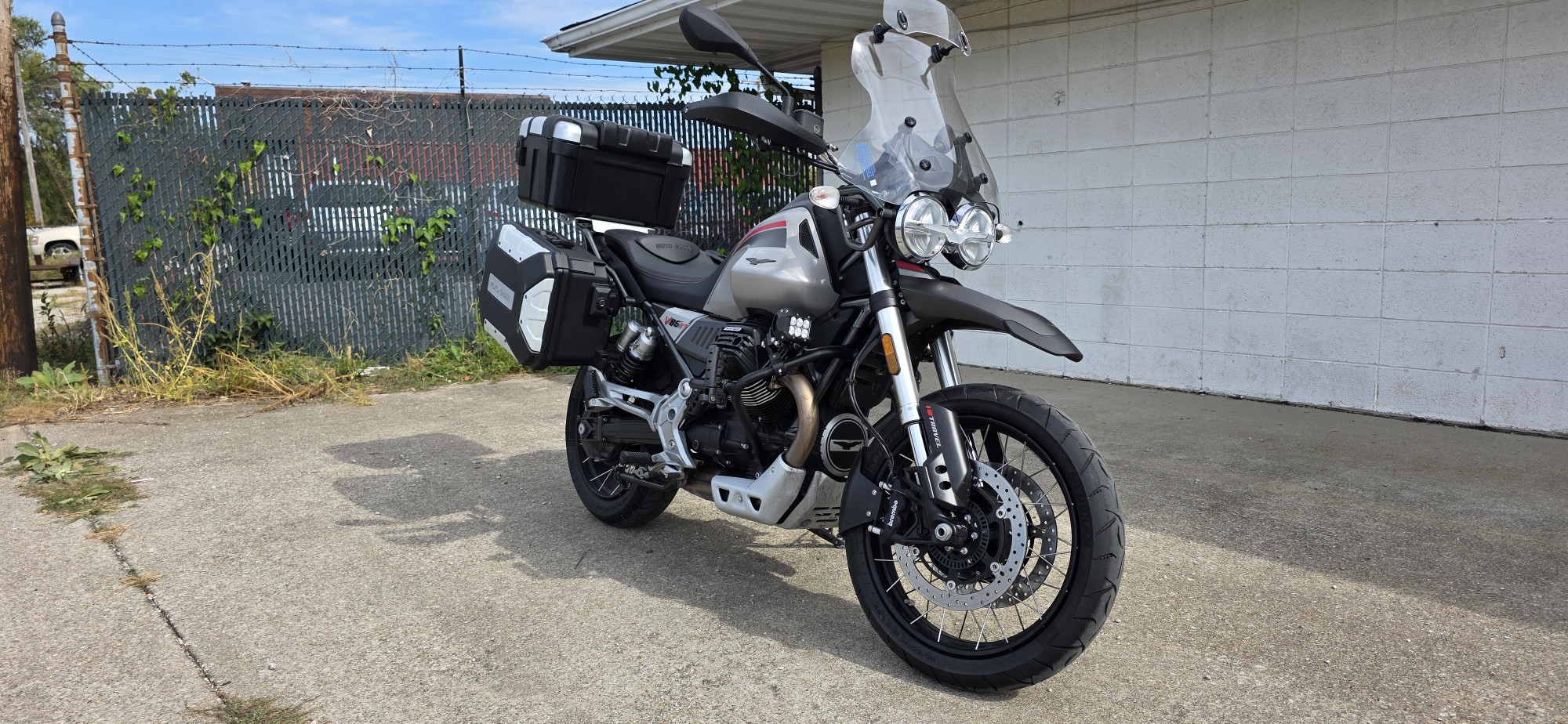 2023 Moto Guzzi V85 TT TRAVEL