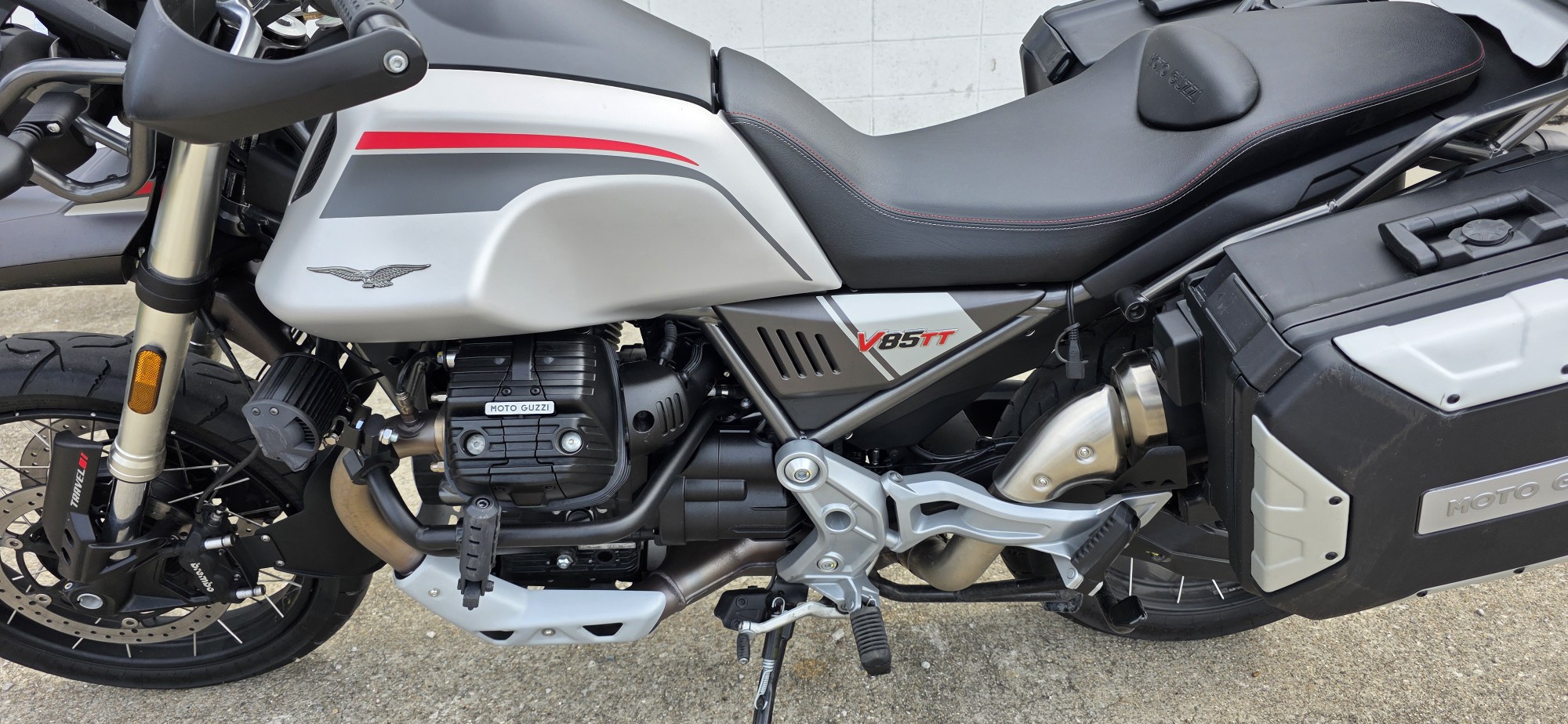 2023 Moto Guzzi V85 TT TRAVEL - Photo 4