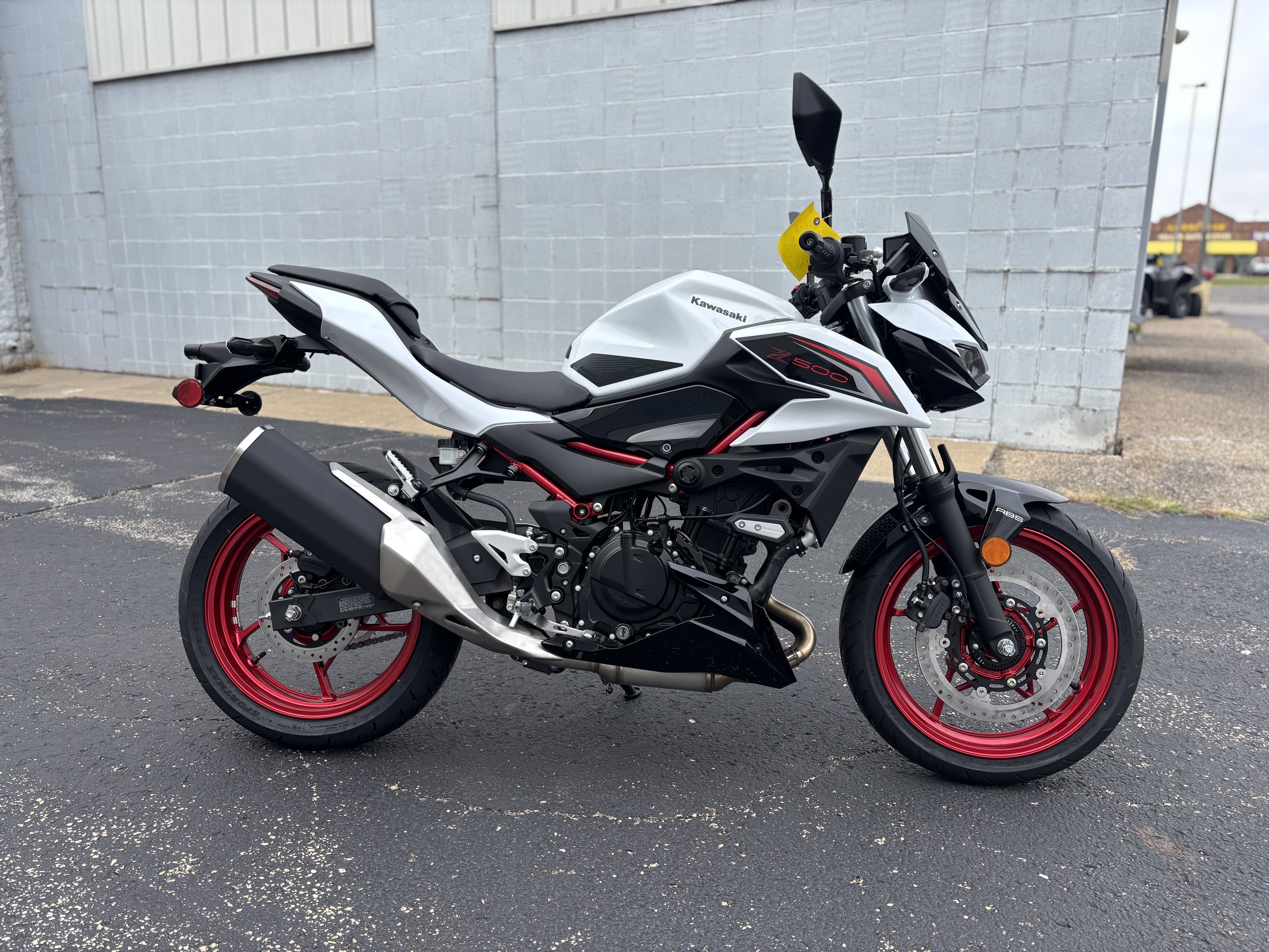 2026 Kawasaki Z500 SE ABS - Photo 2