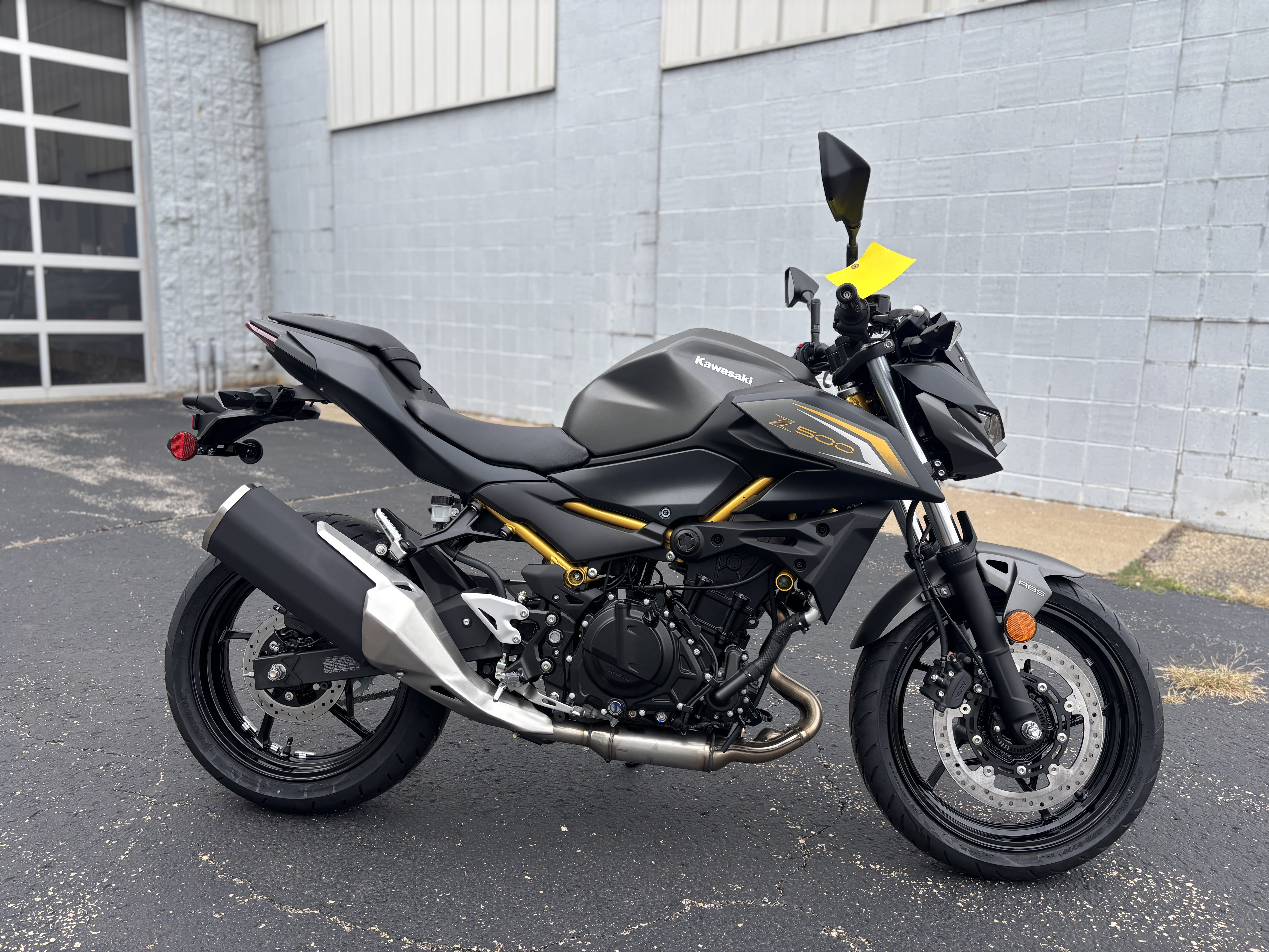 2026 Kawasaki Z500 ABS - Photo 2