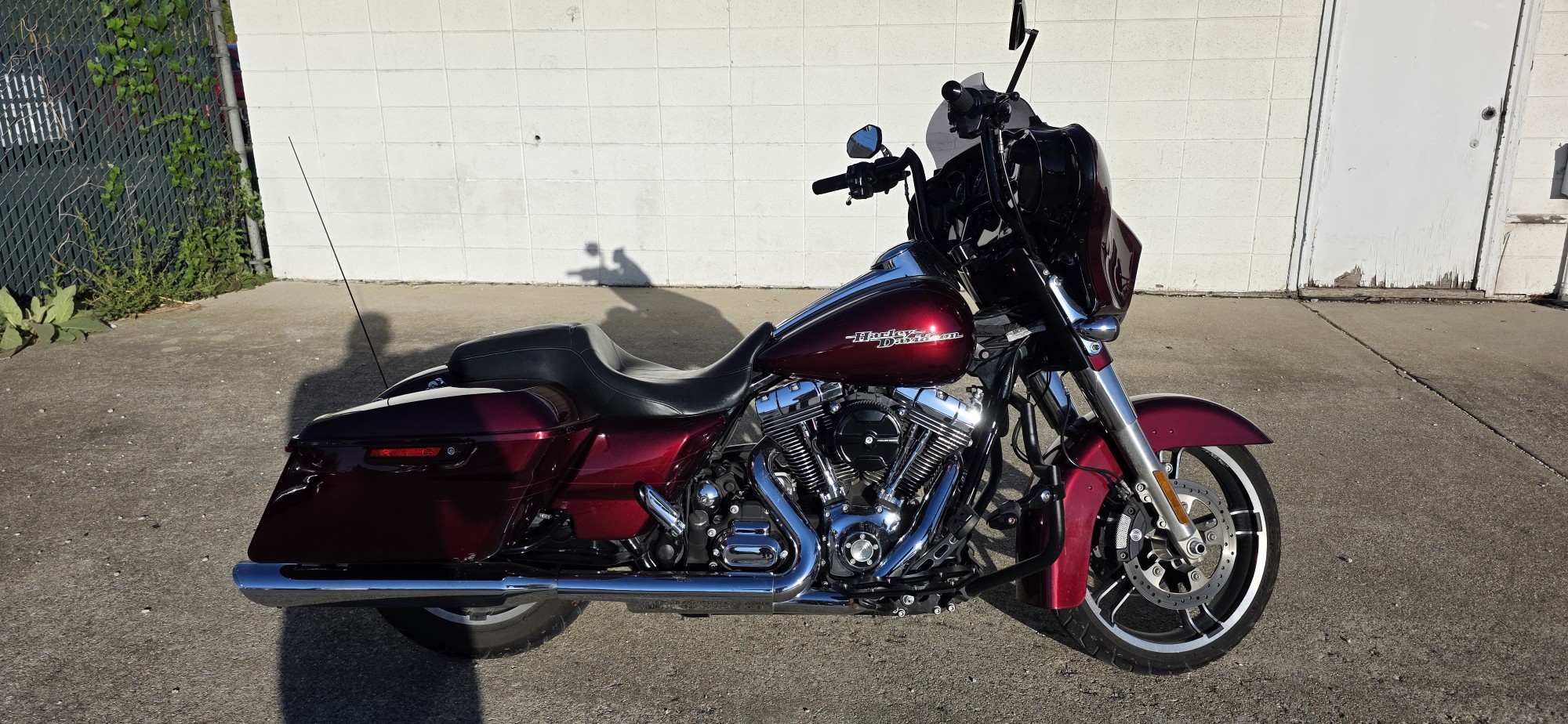 2014 Harley-Davidson® STREET GLIDE SPECIAL - Photo 2