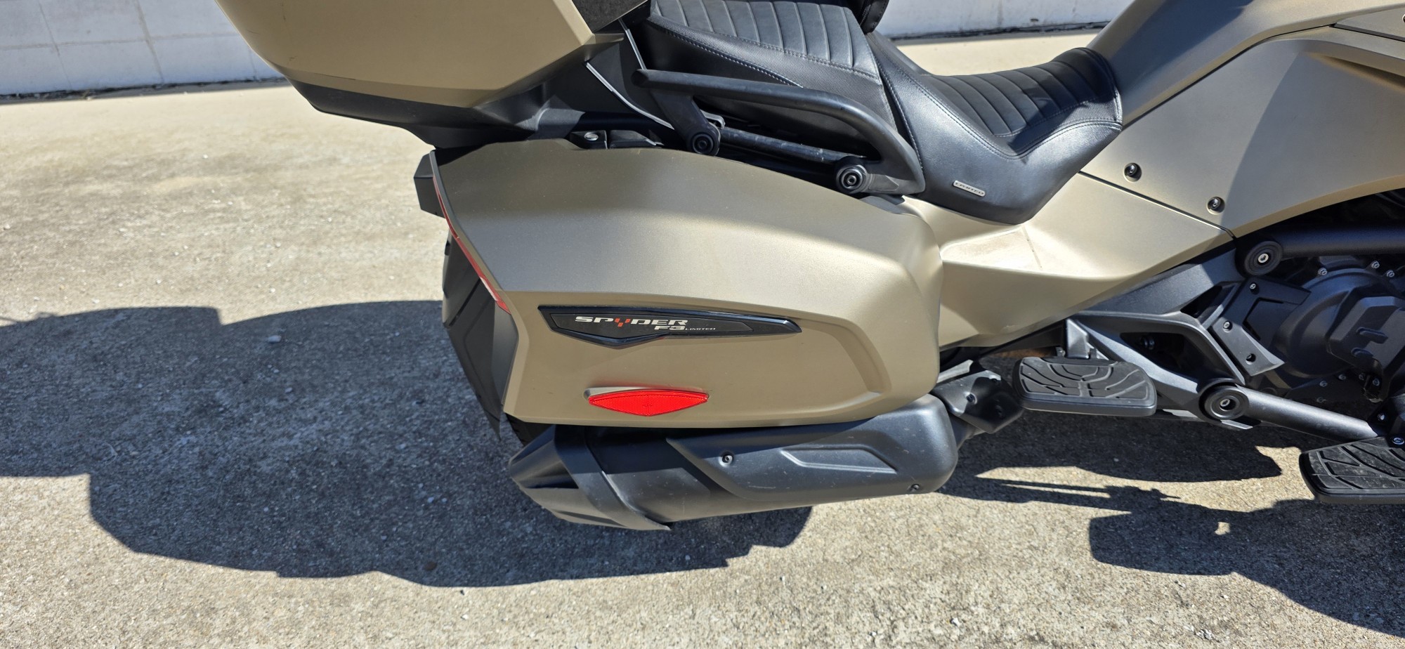 2021 Can-Am RD SPYDER F3 LTD 1330 ACE SE6 LT  21 - Photo 5