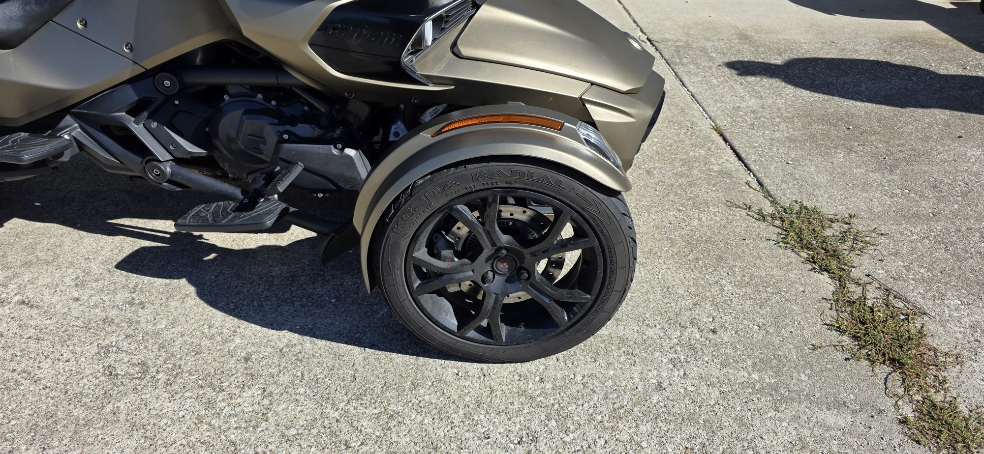2021 Can-Am RD SPYDER F3 LTD 1330 ACE SE6 LT  21 - Photo 2