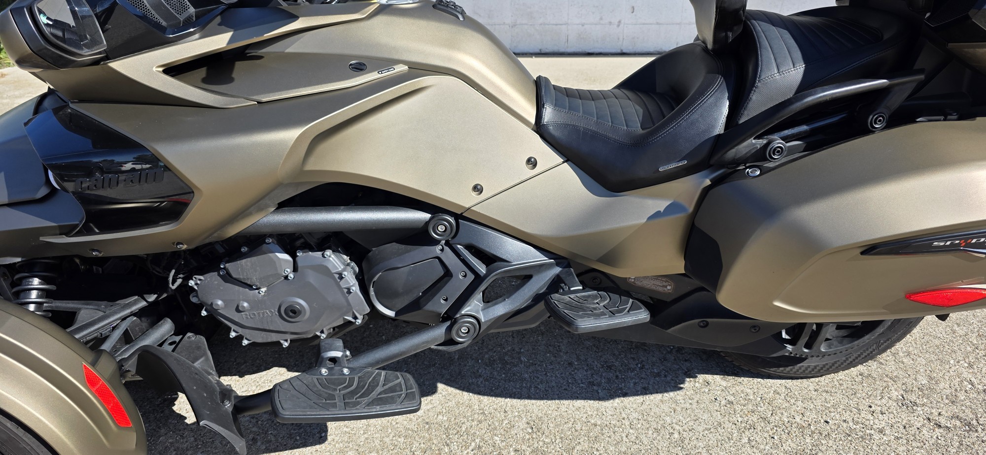 2021 Can-Am RD SPYDER F3 LTD 1330 ACE SE6 LT  21 - Photo 7