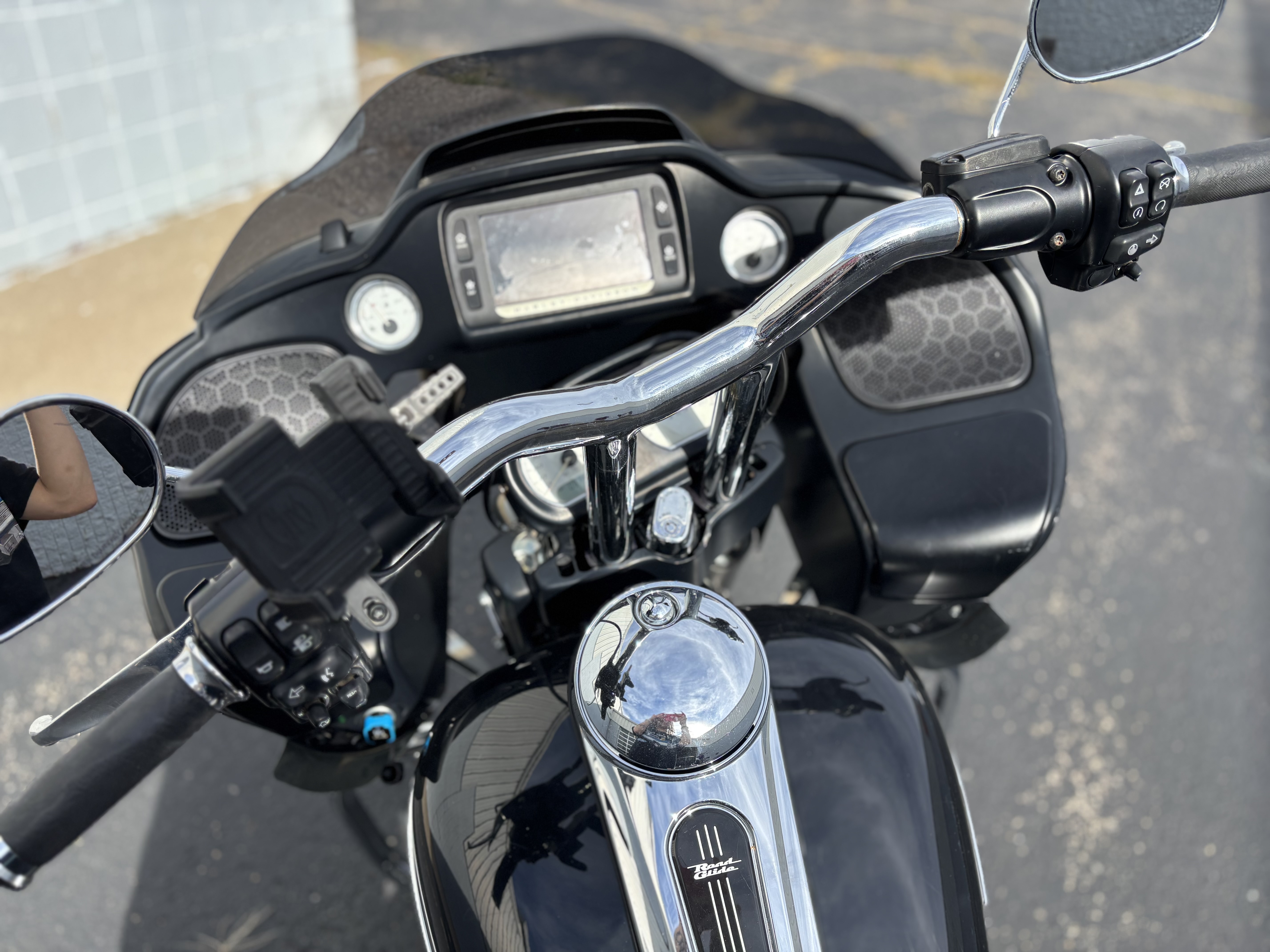 2018 Harley-Davidson® ROAD GLIDE - Photo 7