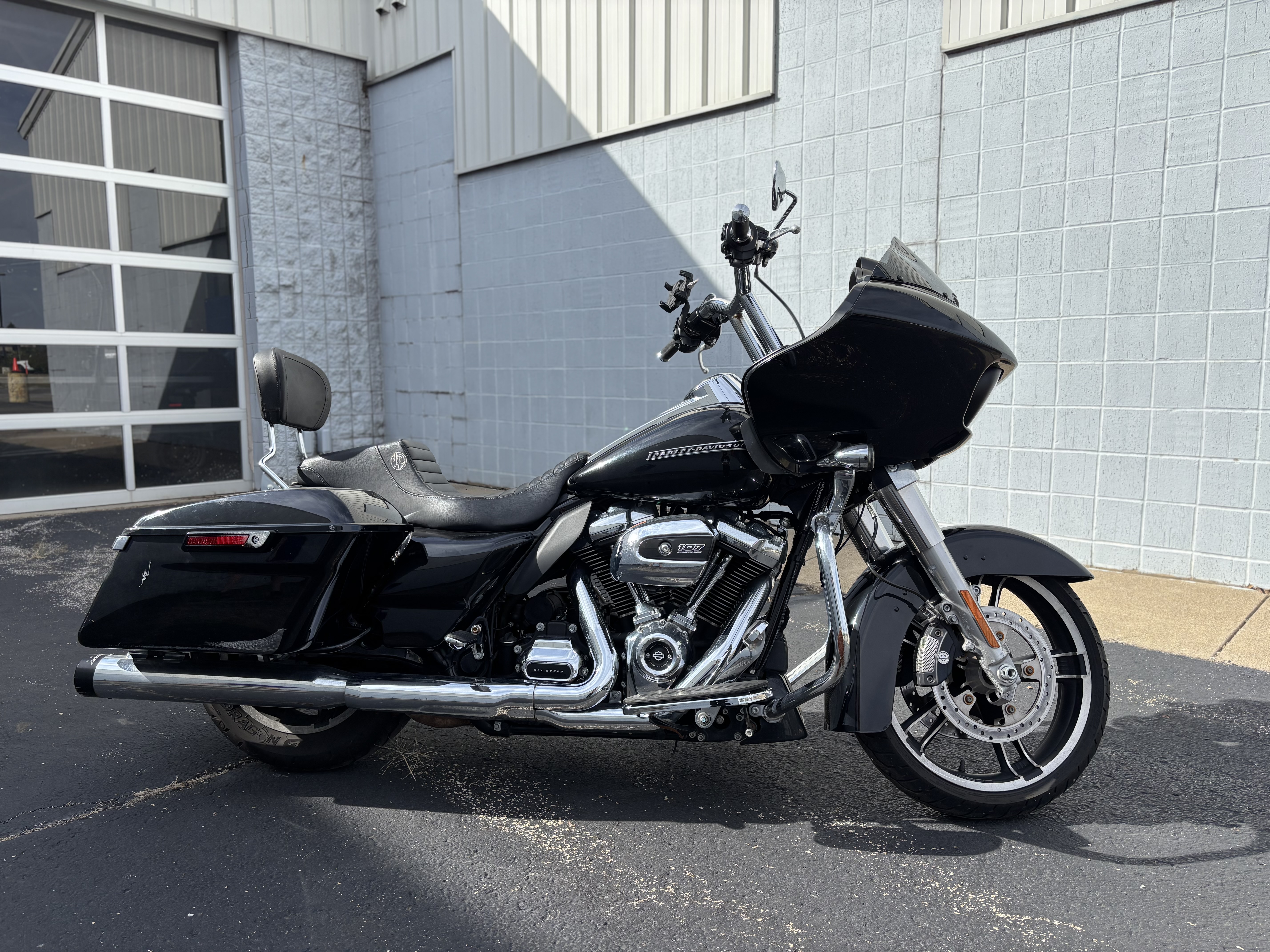 2018 Harley-Davidson® ROAD GLIDE - Photo 2