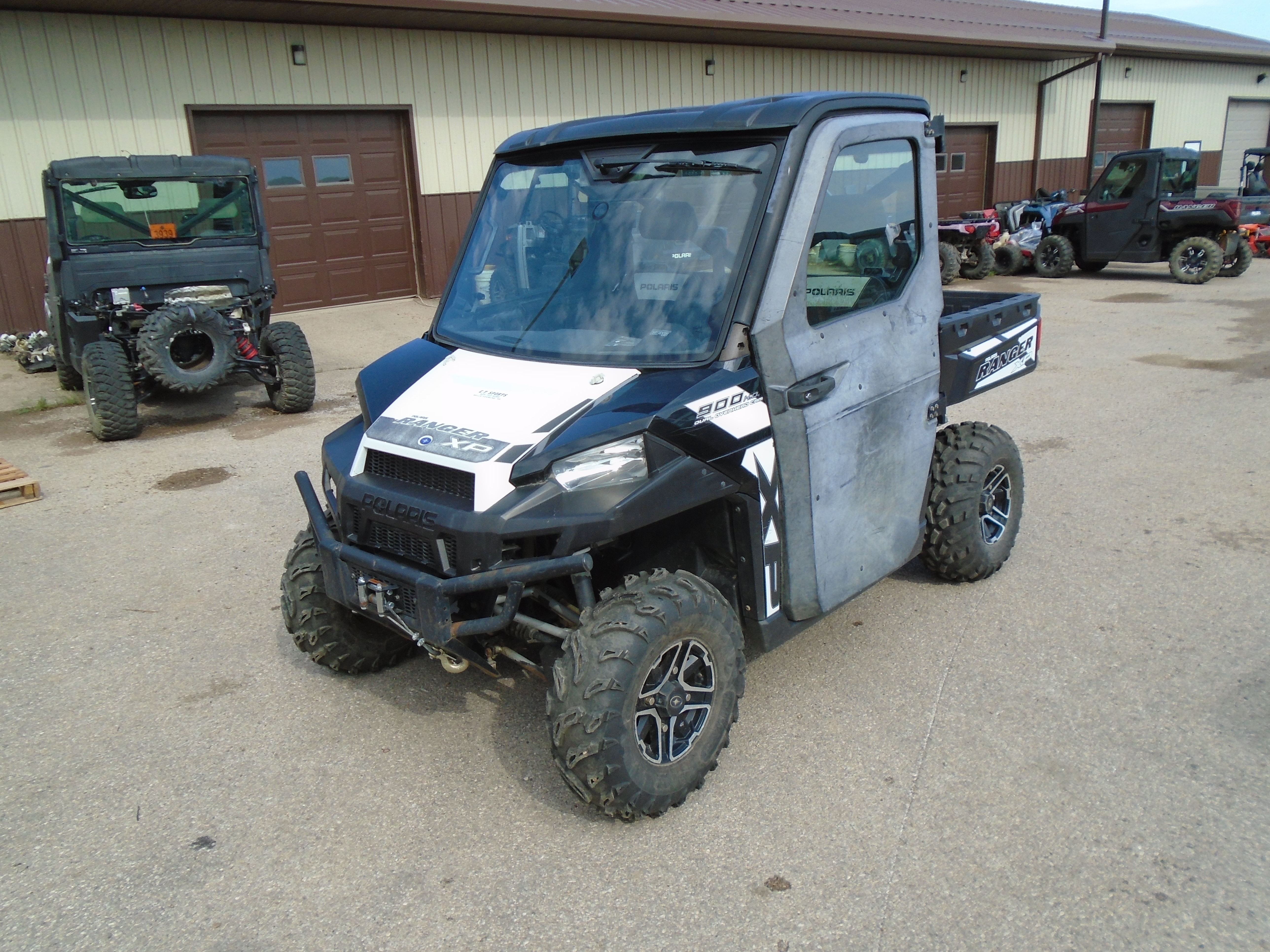 2015 Polaris 900 Ranger with Full Cab and Heater