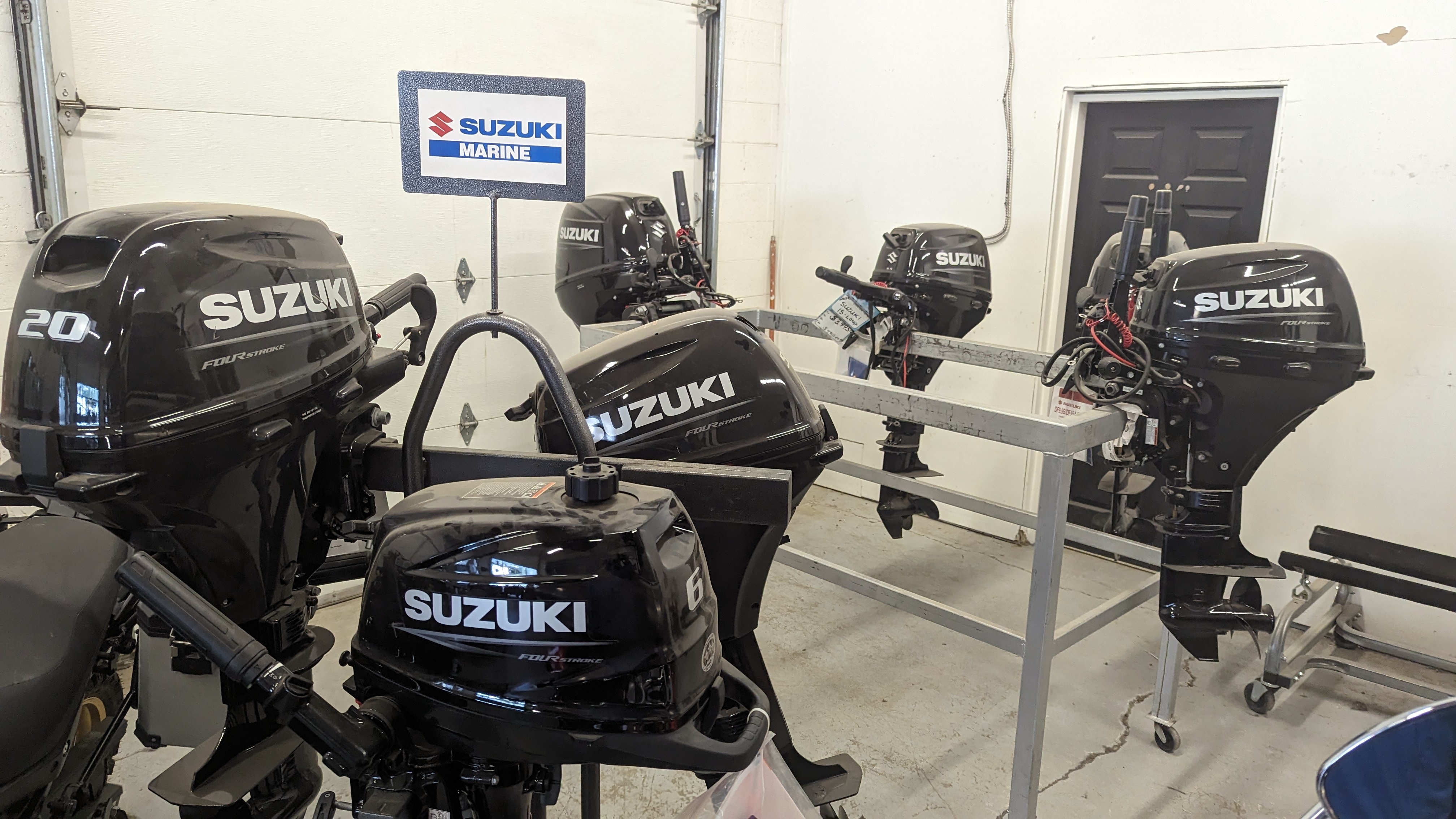 Outboard Motors Kiwis Powersports & Marine/RiverCity Cycle Kamloops, BC