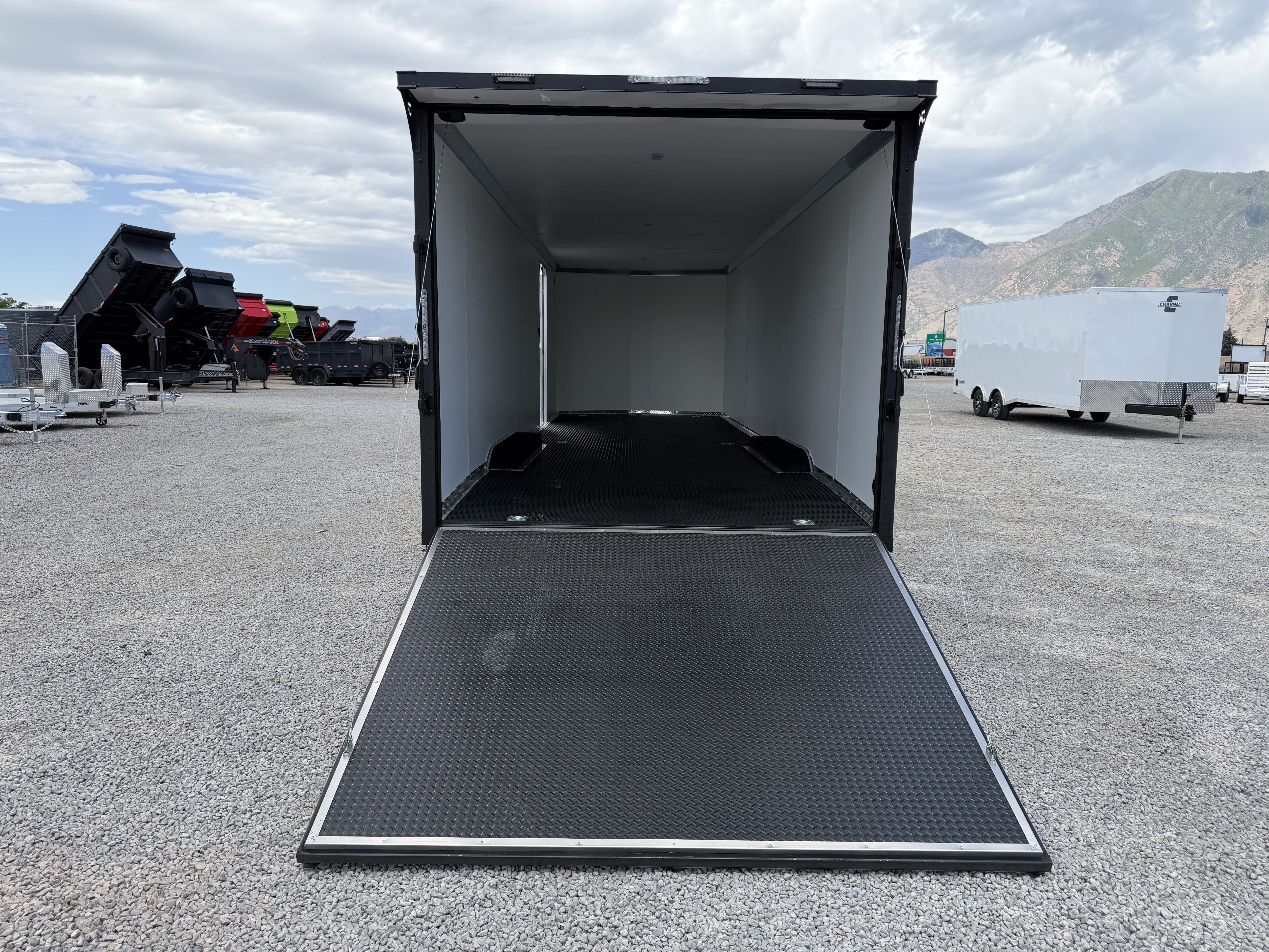 2026 8.5x28 Stealth Enclosed