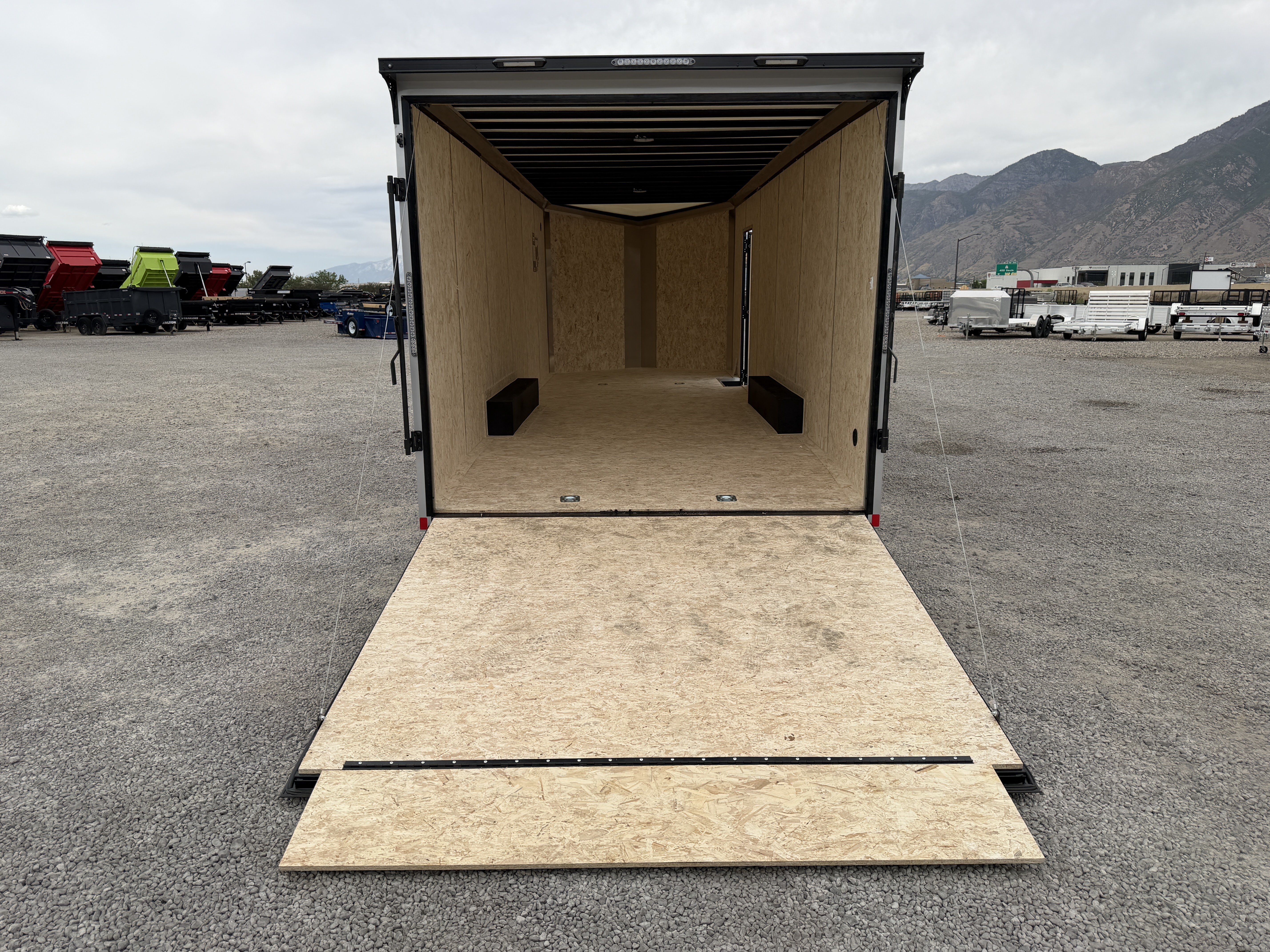 2026 Formula Trailers photo 3