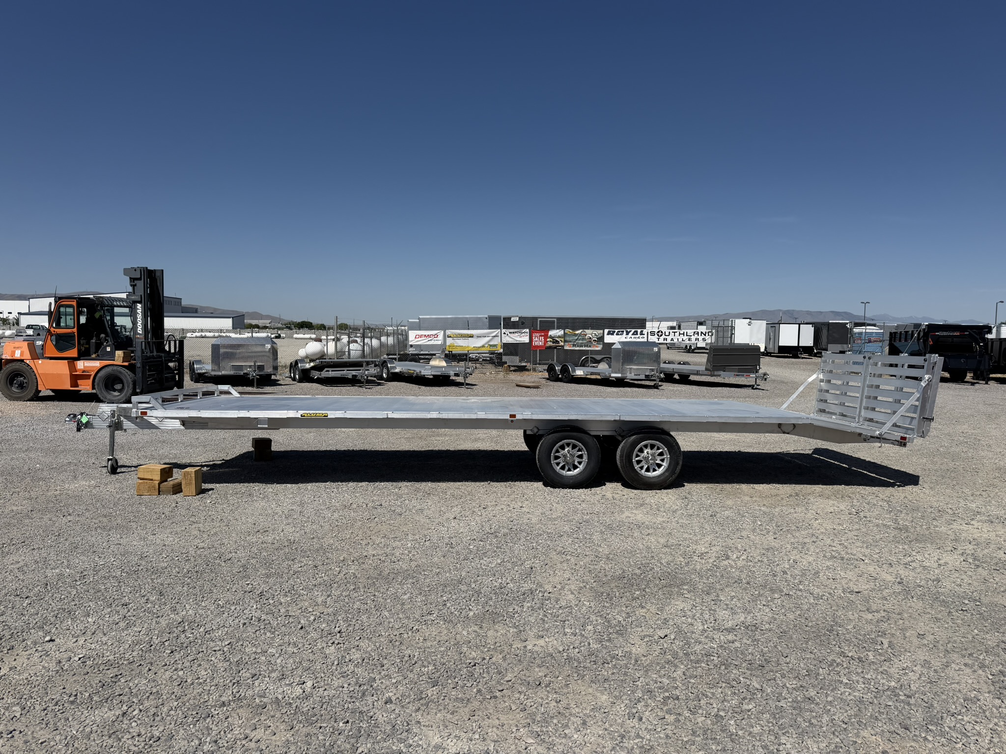 2027 Aluma 8.5x28 1028H