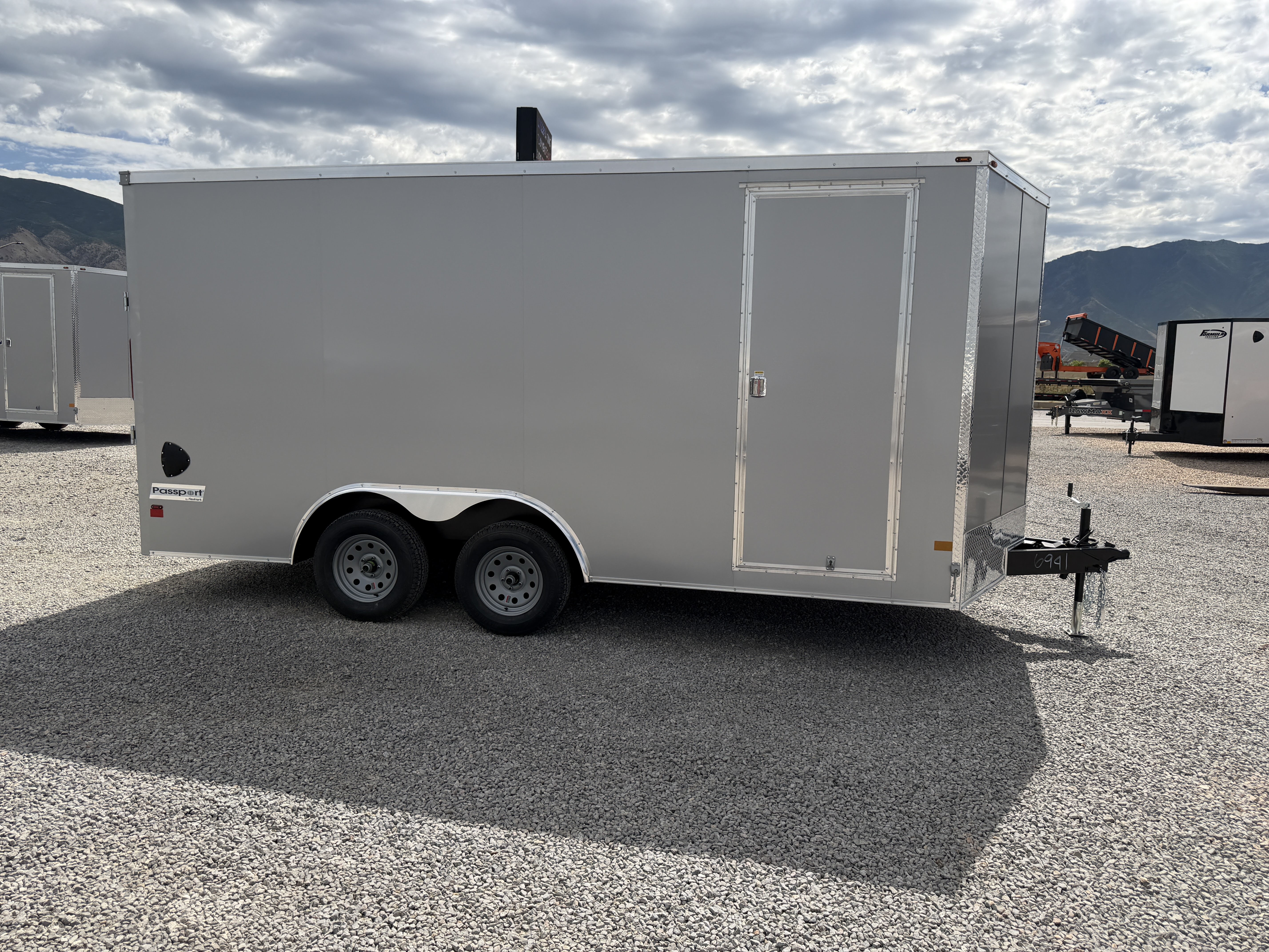 2026 8.5x16 Passport Deluxe