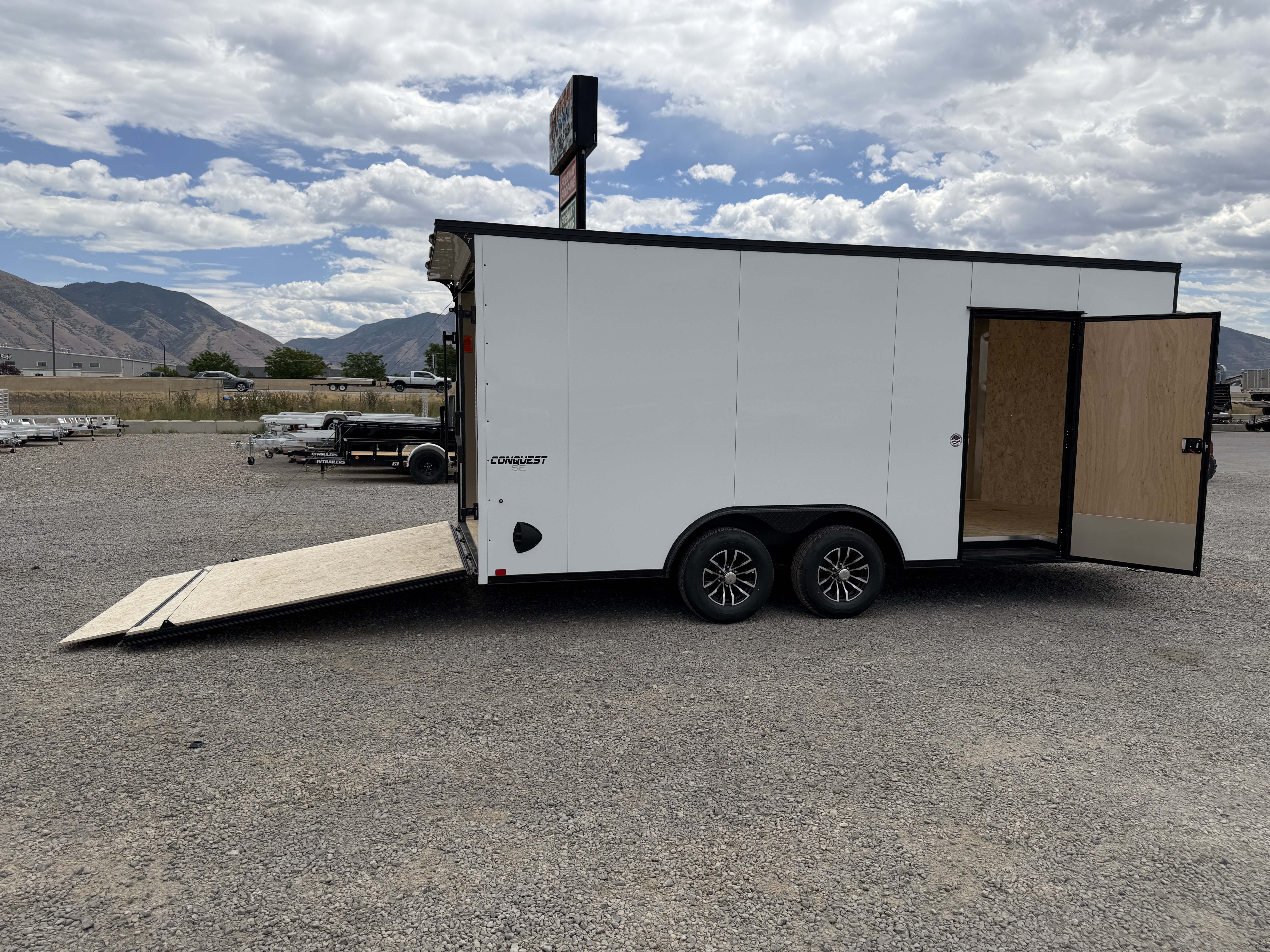 2026 Formula Trailers photo 2