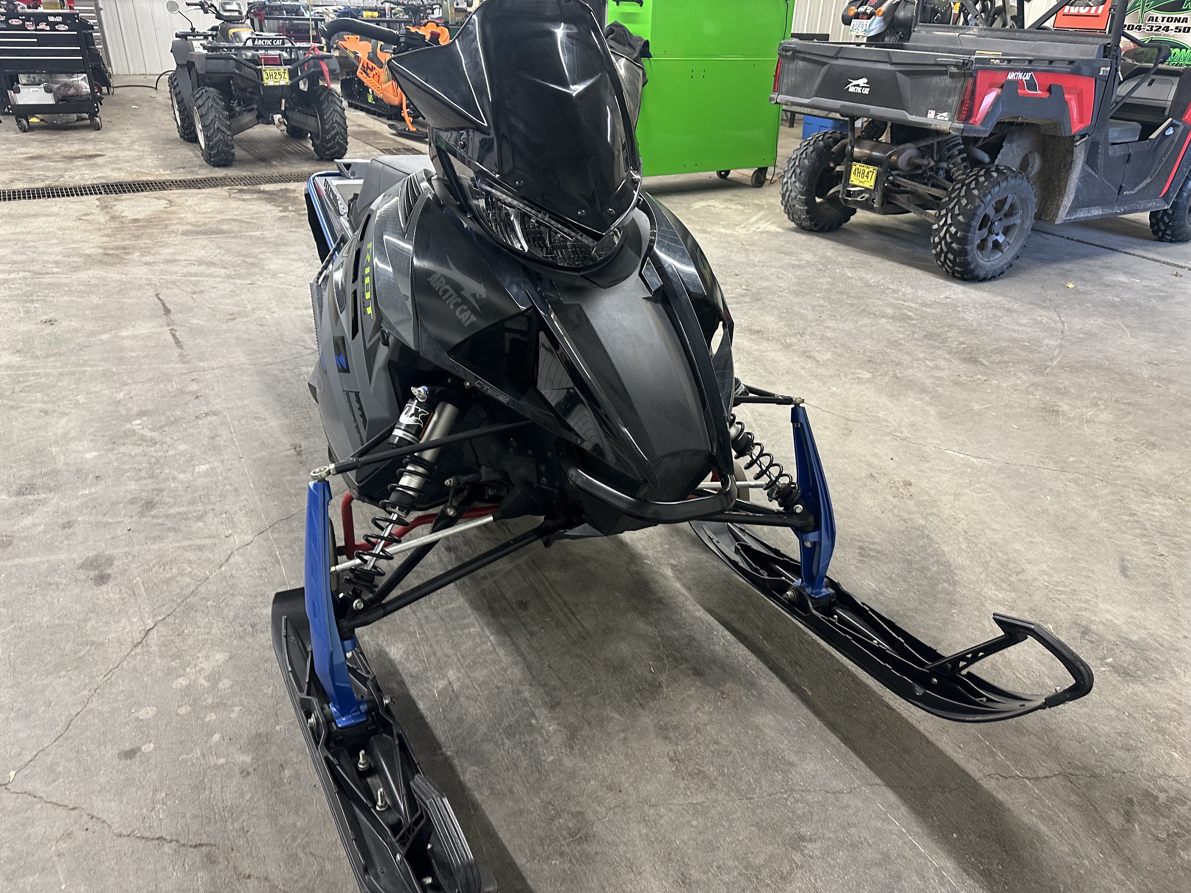 2020 Arctic Cat Riot 8000 146"/1.60" ES Charcoal/Electric Blue