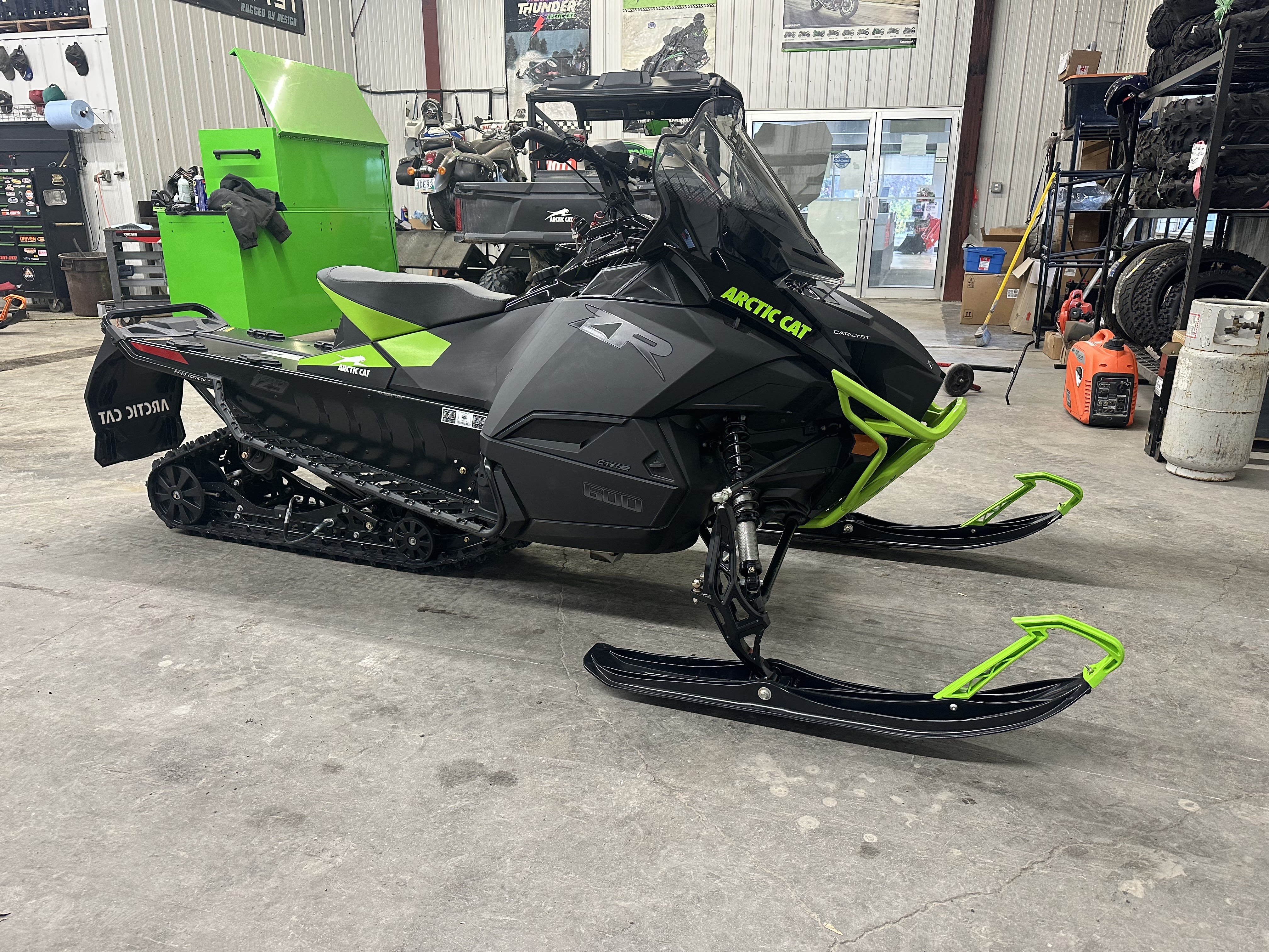 2024 Arctic Cat ZR 600 129/1.25 PBE Black