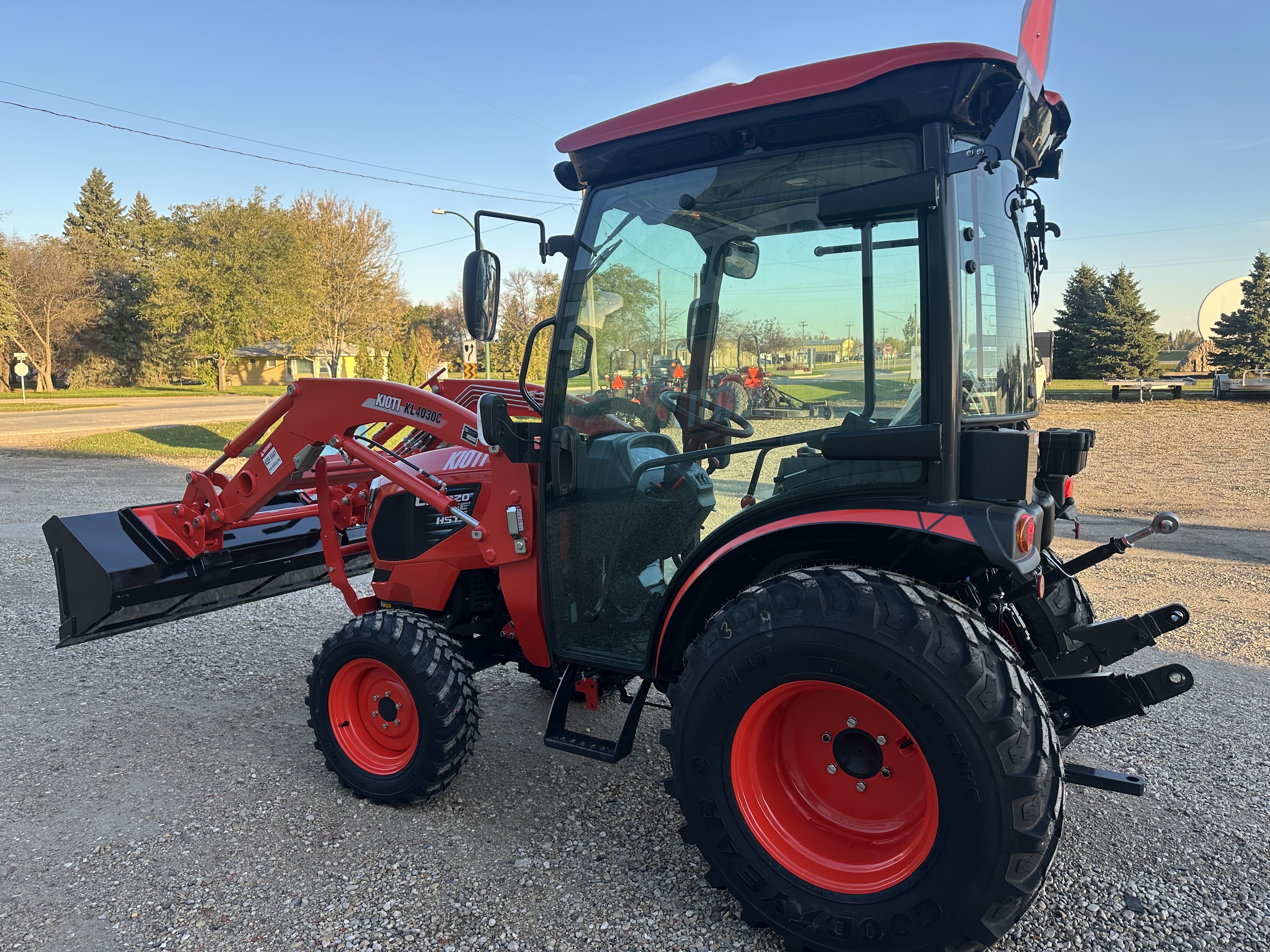 2025 KIOTI CK 20SE Series 4020SEH Cab - Photo 4