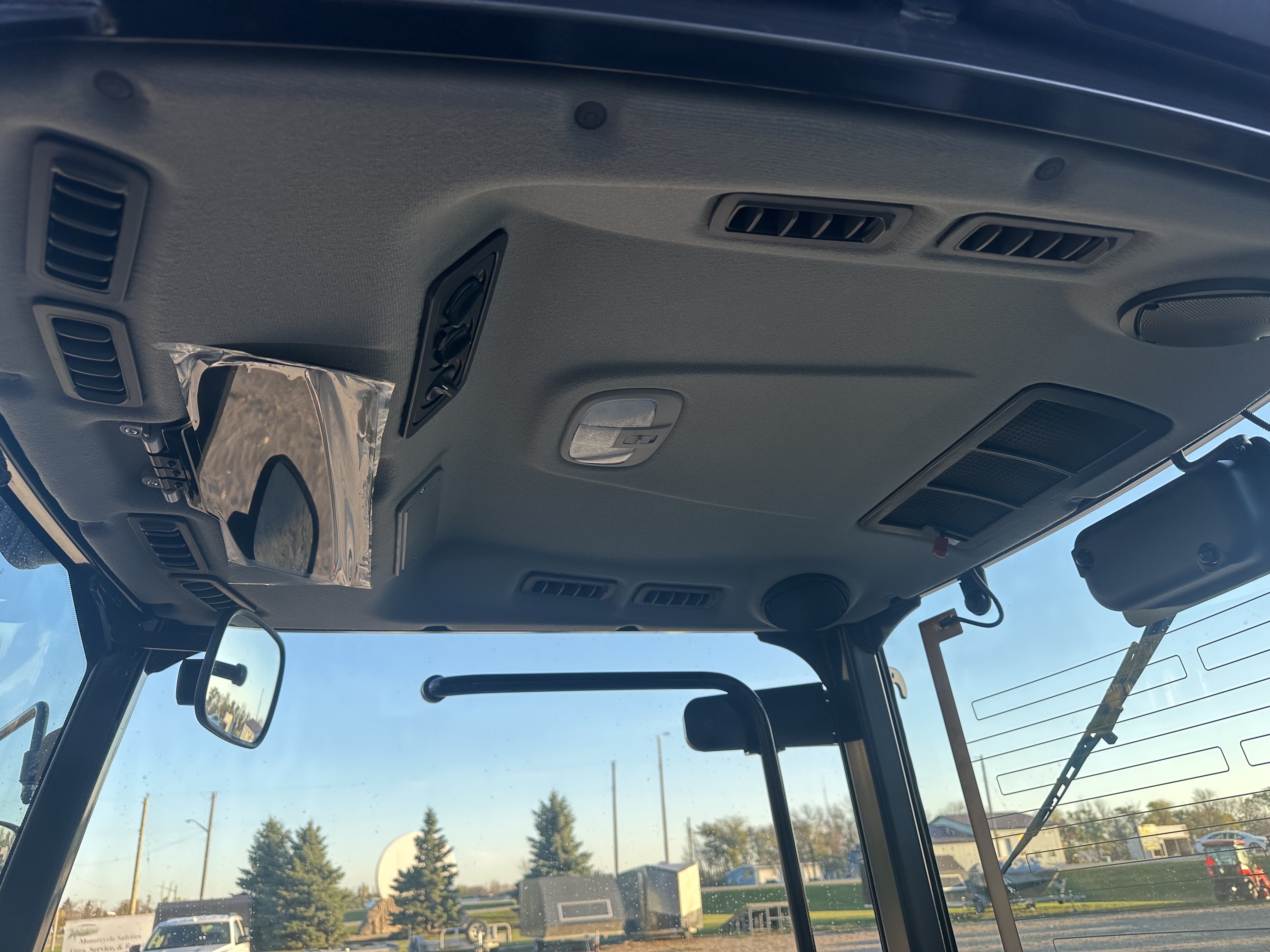 2025 KIOTI CK 20SE Series 4020SEH Cab - Photo 8
