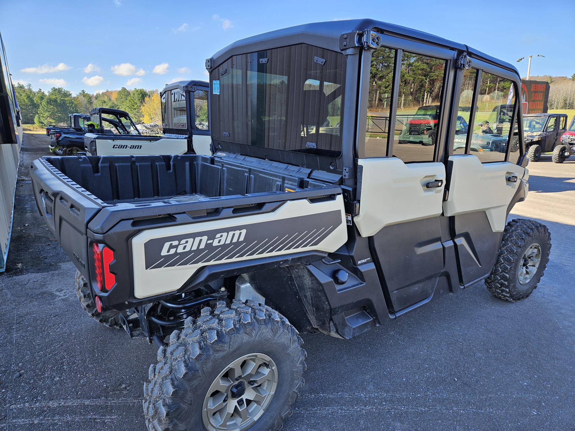 2025 Can-Am Defender MAX Limited HD10 - Photo 2