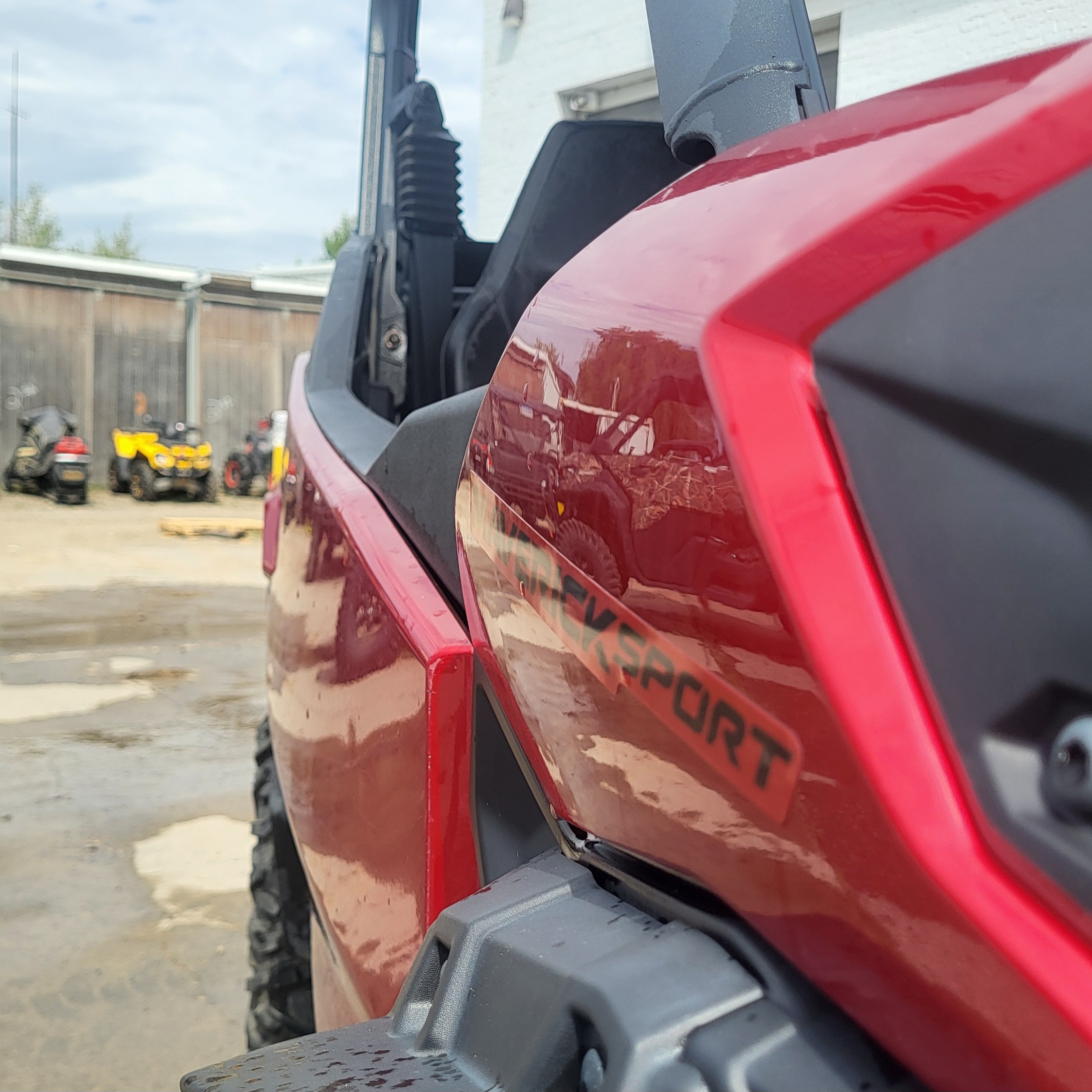 2024 Can-Am Maverick Sport DPS 1000R Red - Photo 4