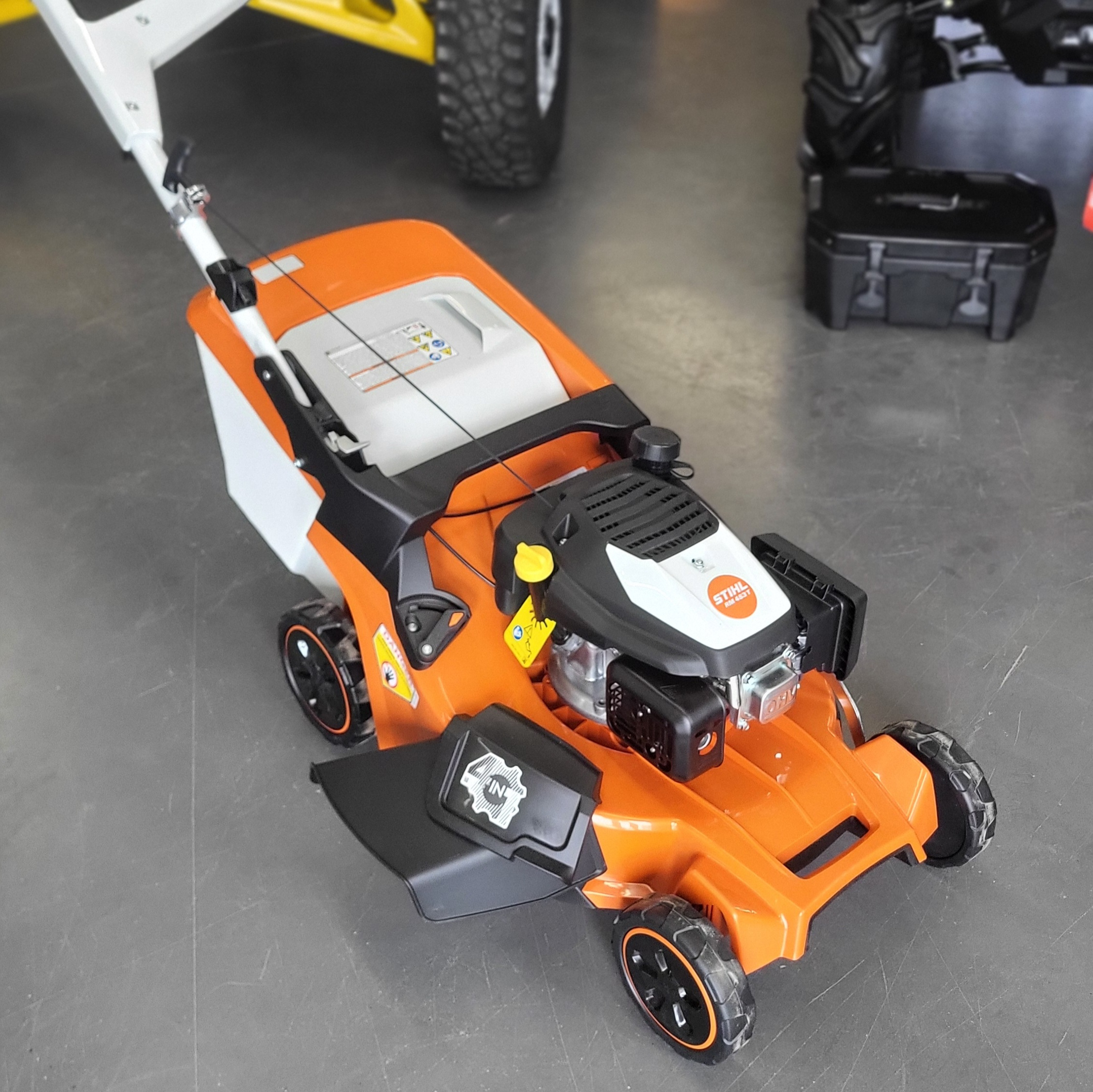 2025 STIHL RM 453.3T - Photo 2