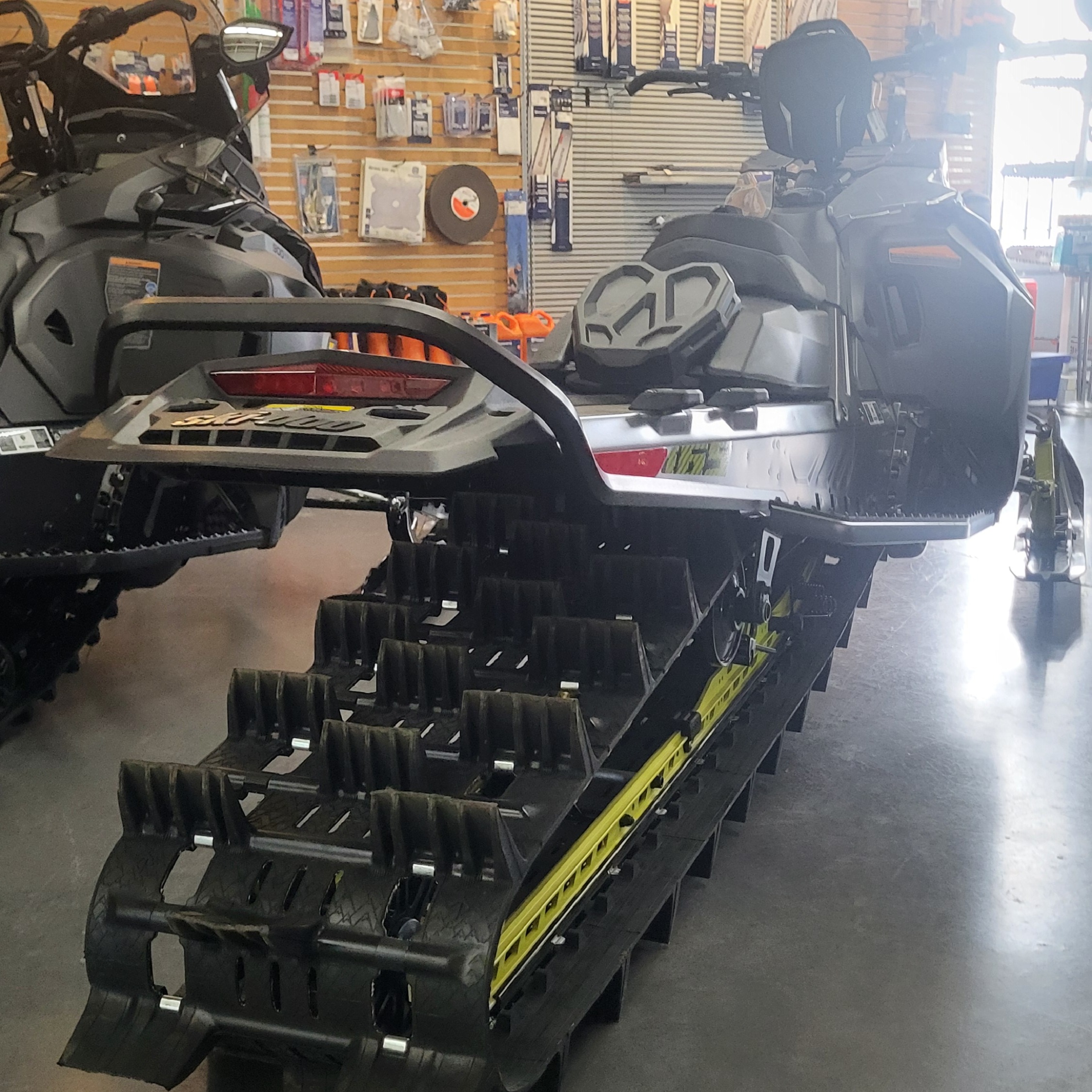 2026 Ski-Doo Summit Adrenaline 850 E-TEC® 165 - Photo 2