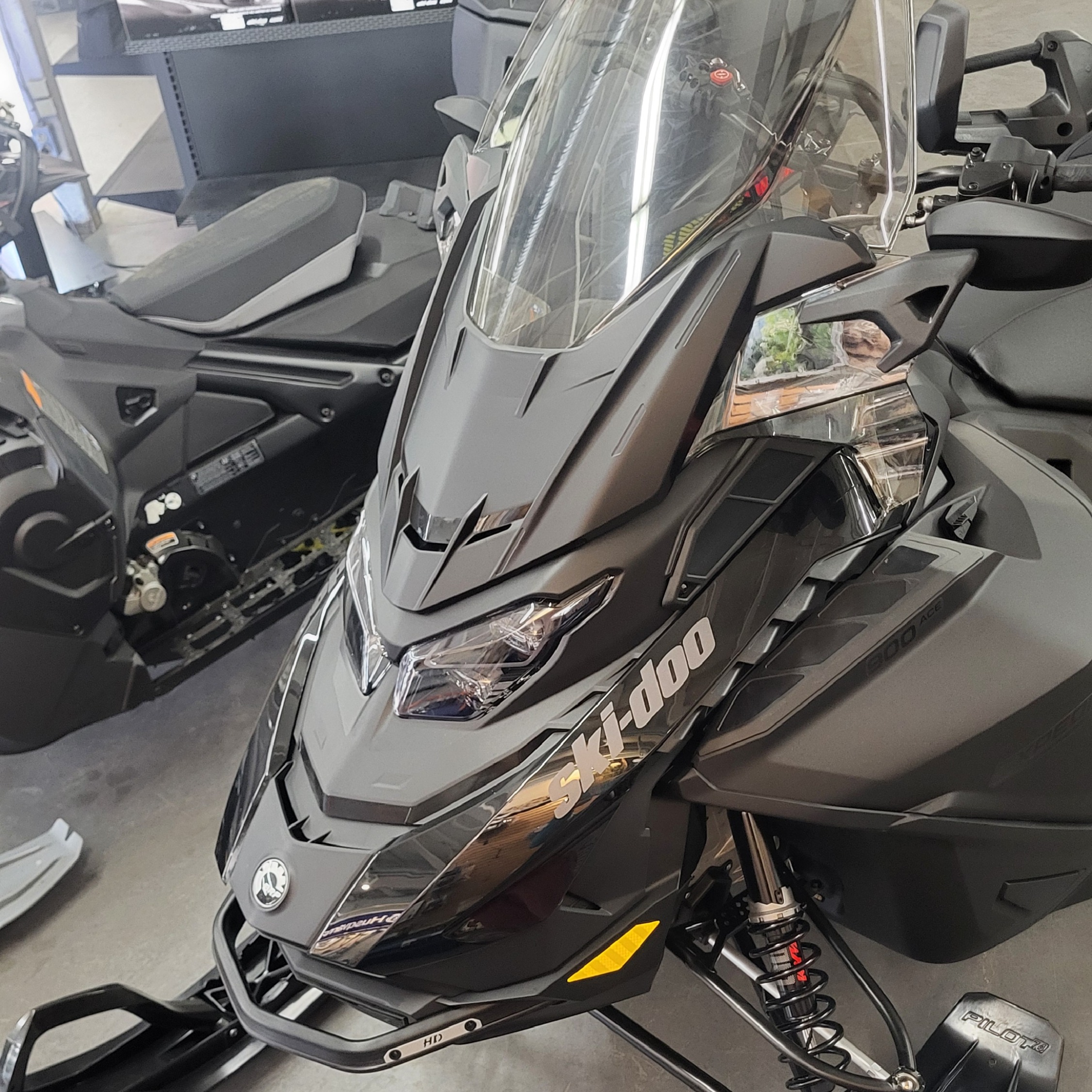 2026 Ski-Doo Expedition® LE 900 ACE™ 154 1.5