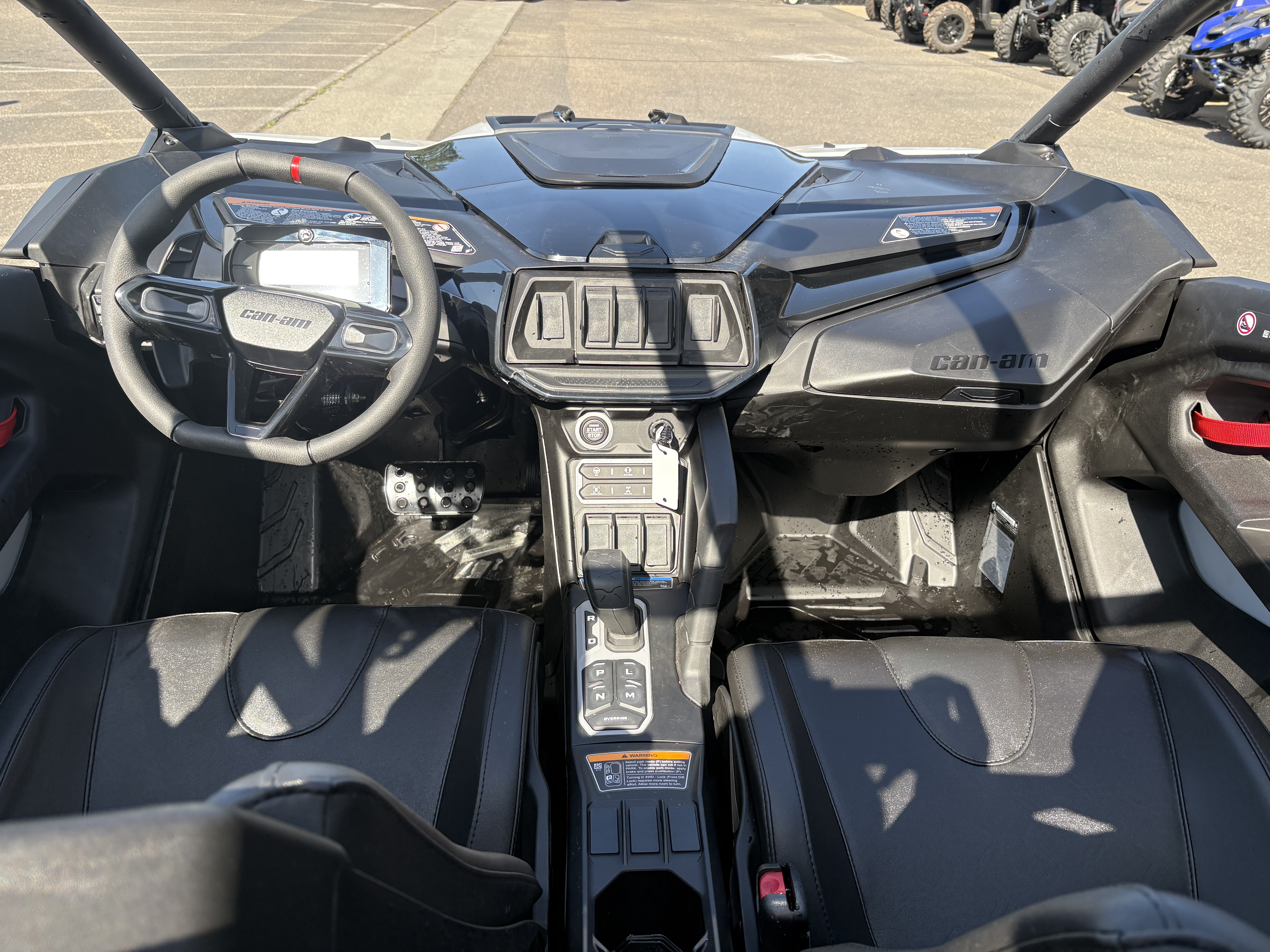 2025 Can-Am Maverick R Max - Photo 5