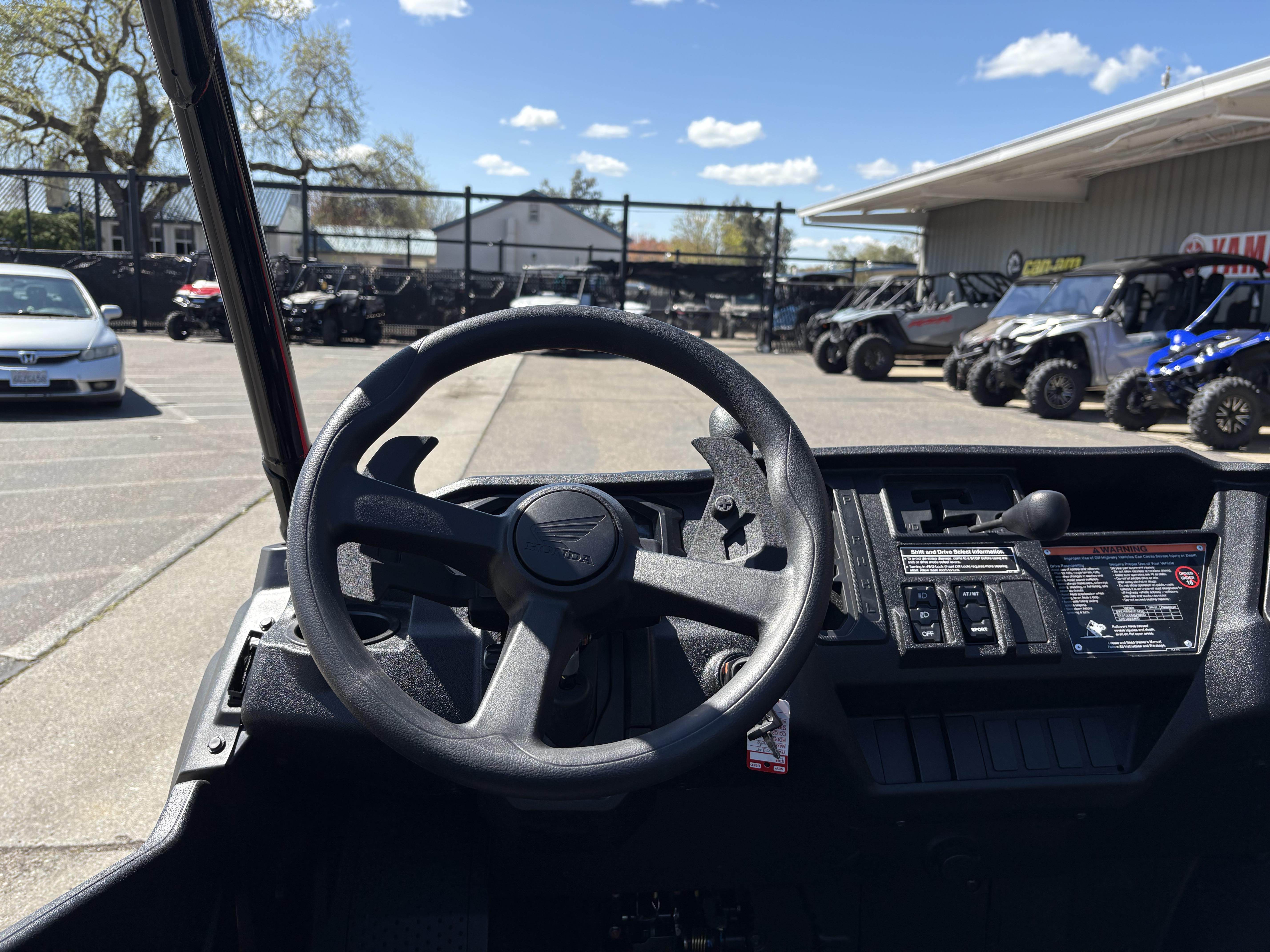 2025 Honda Pioneer 1000 - Photo 7