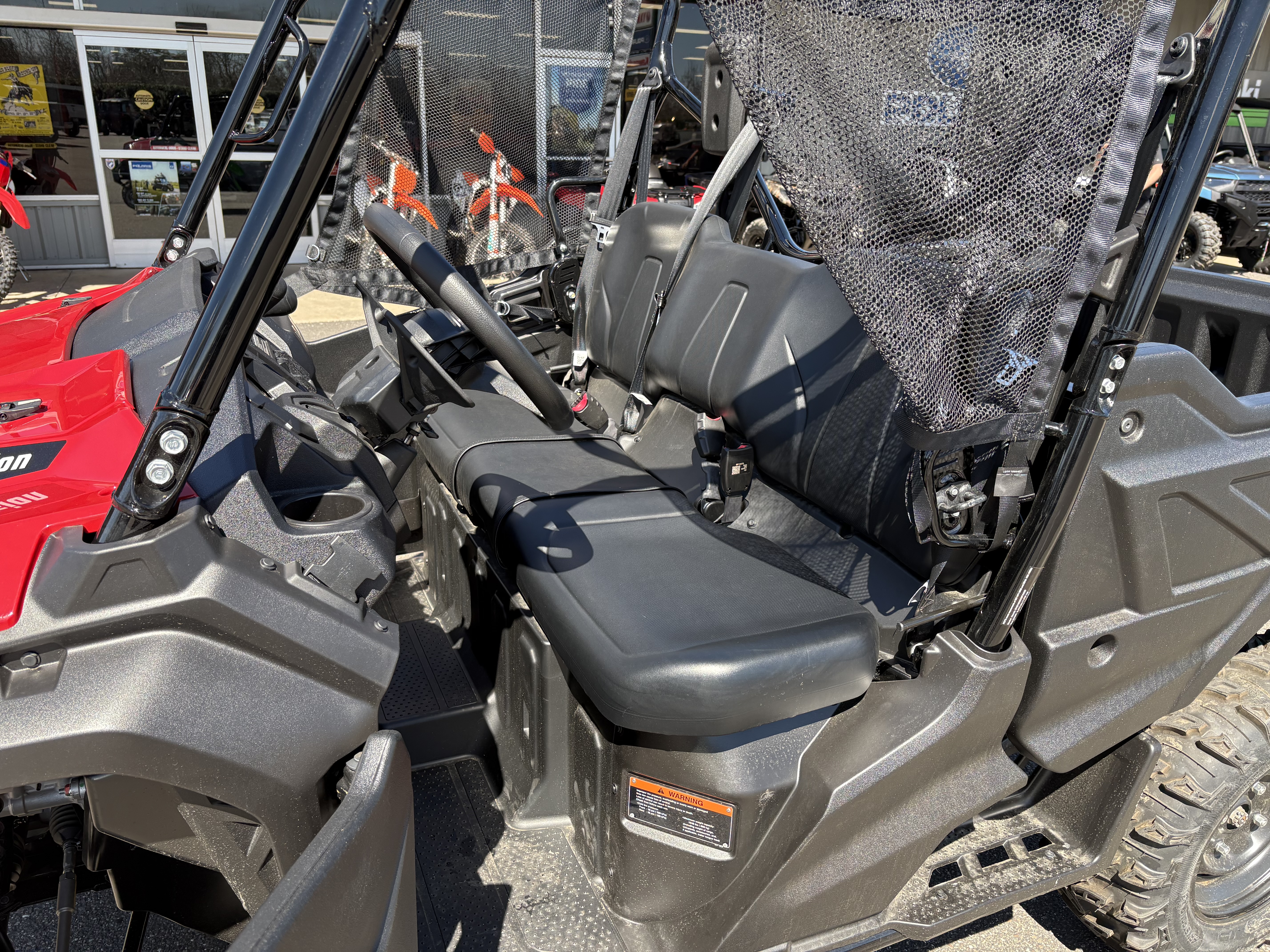 2025 Honda Pioneer 1000 - Photo 9