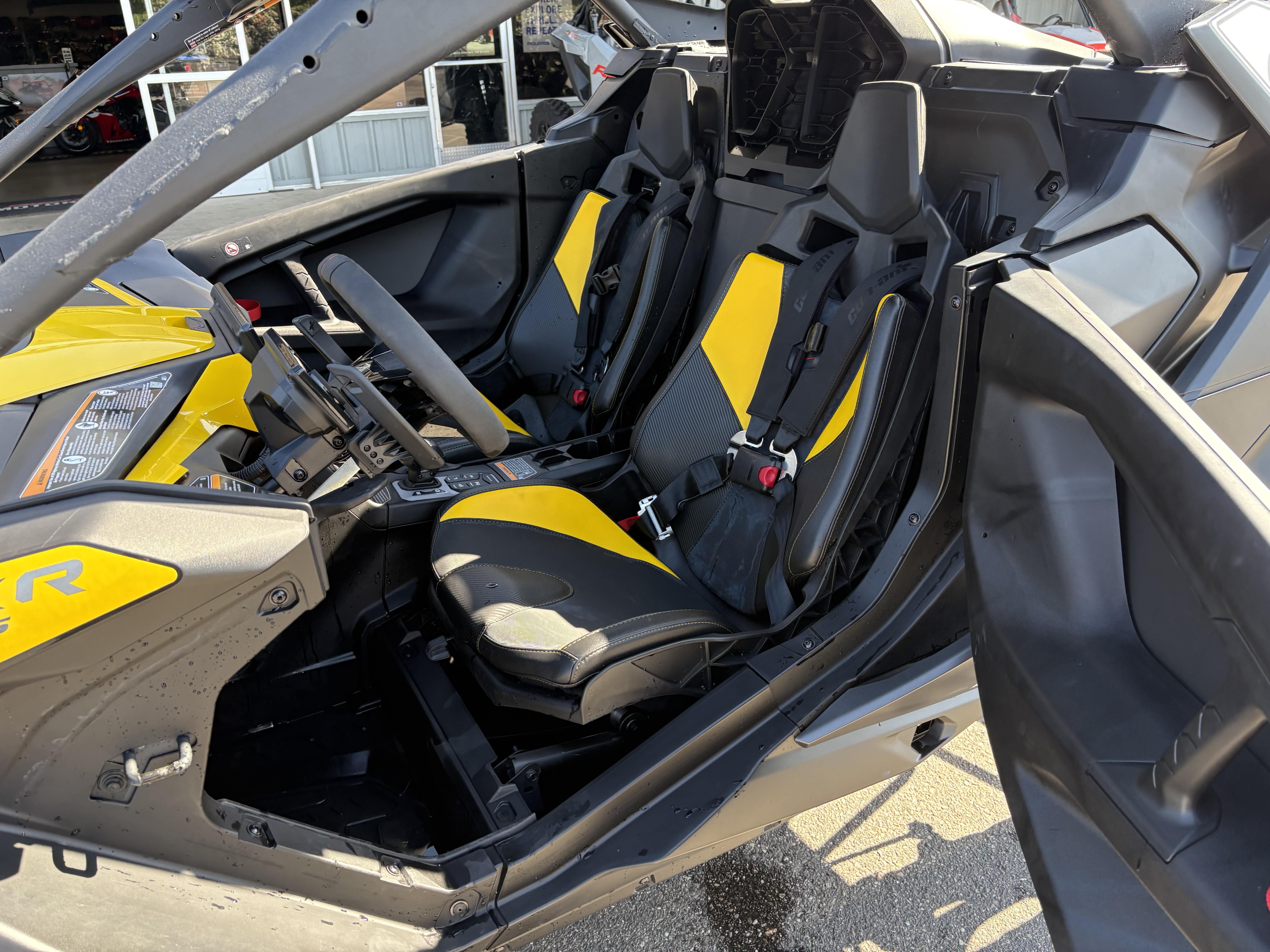 2025 Can-Am Maverick R X RS With Smart Shox - Photo 8
