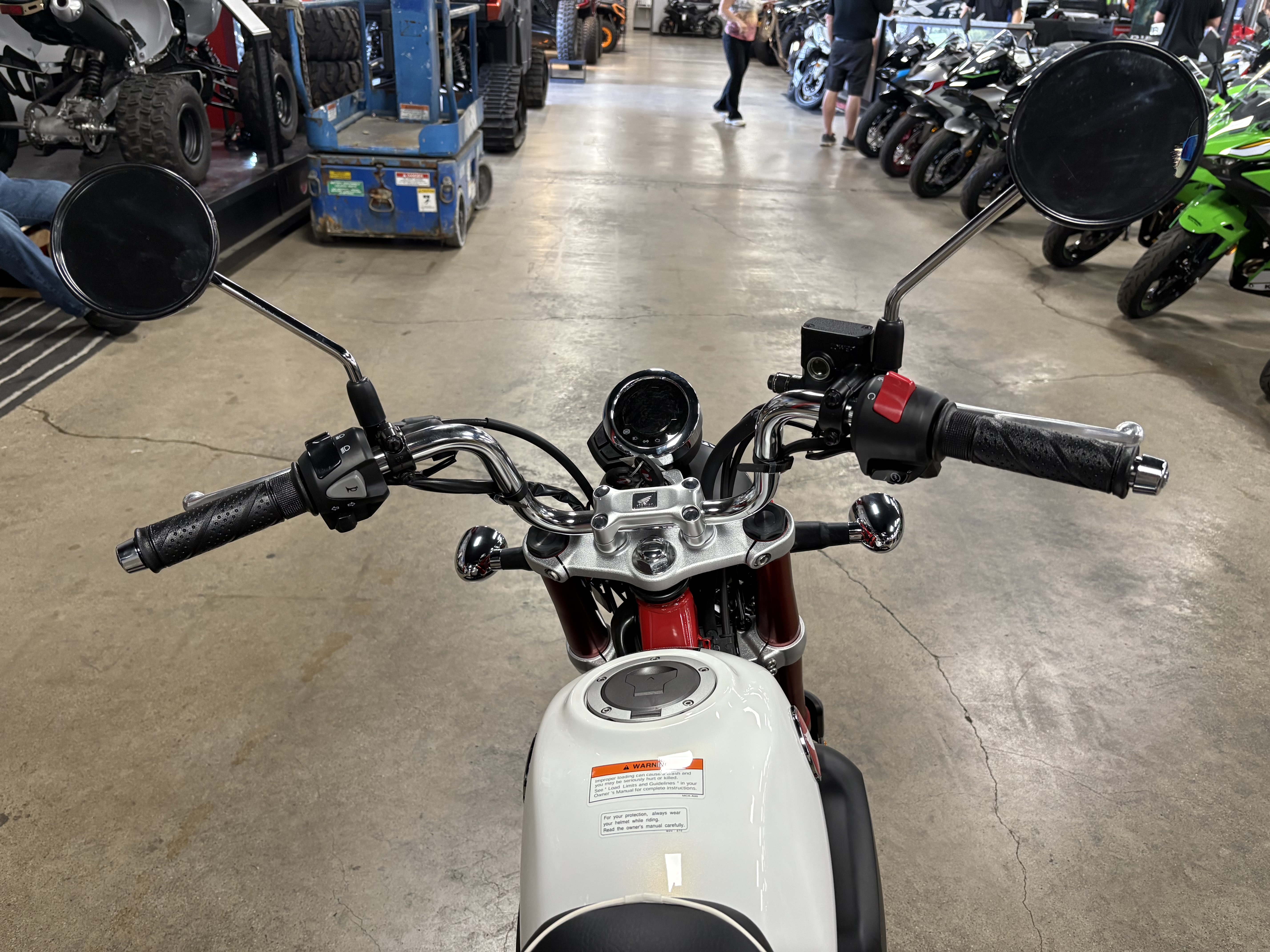 2025 Honda Monkey ABS - Photo 5