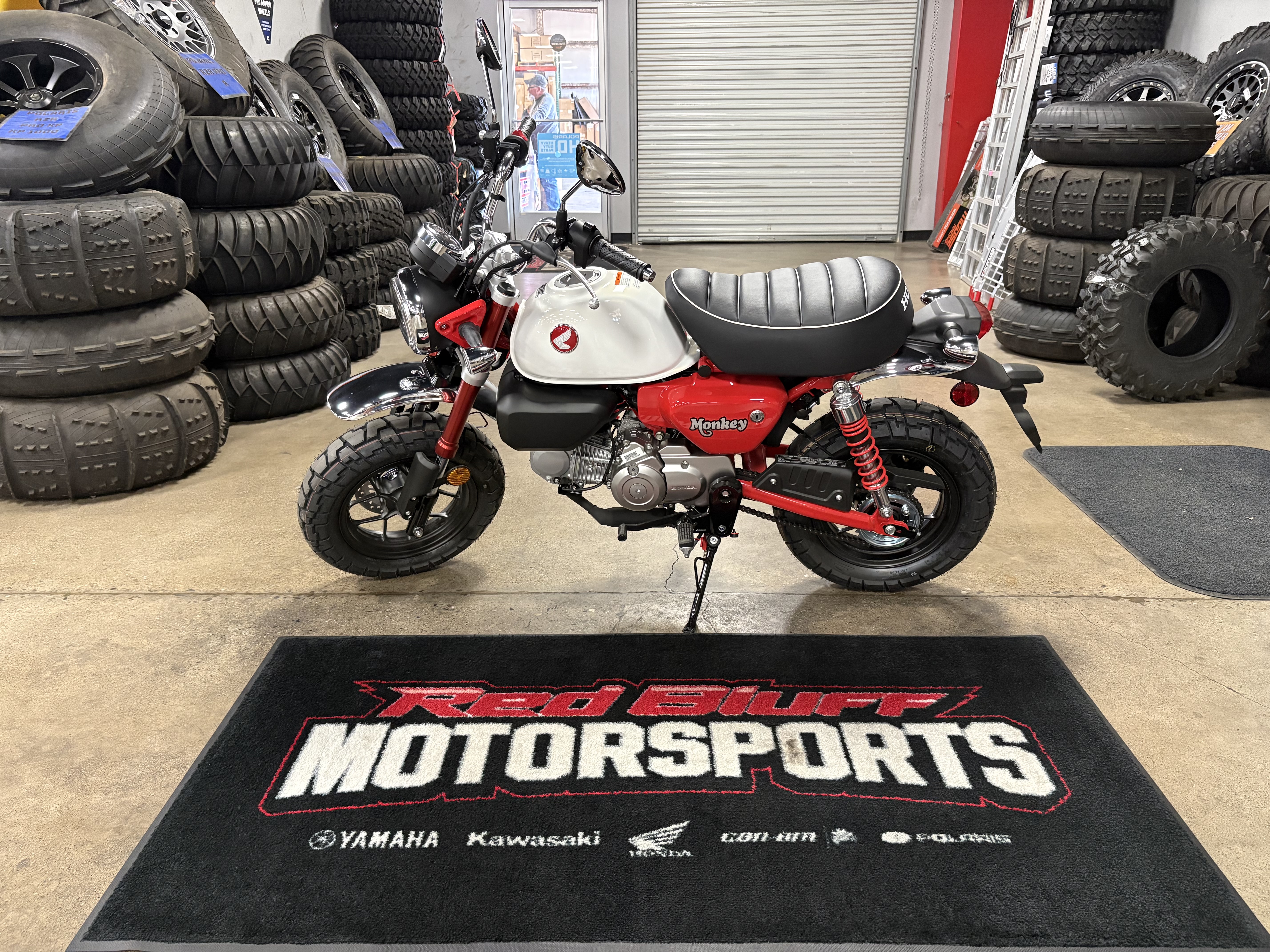 2025 Honda Monkey ABS - Photo 3