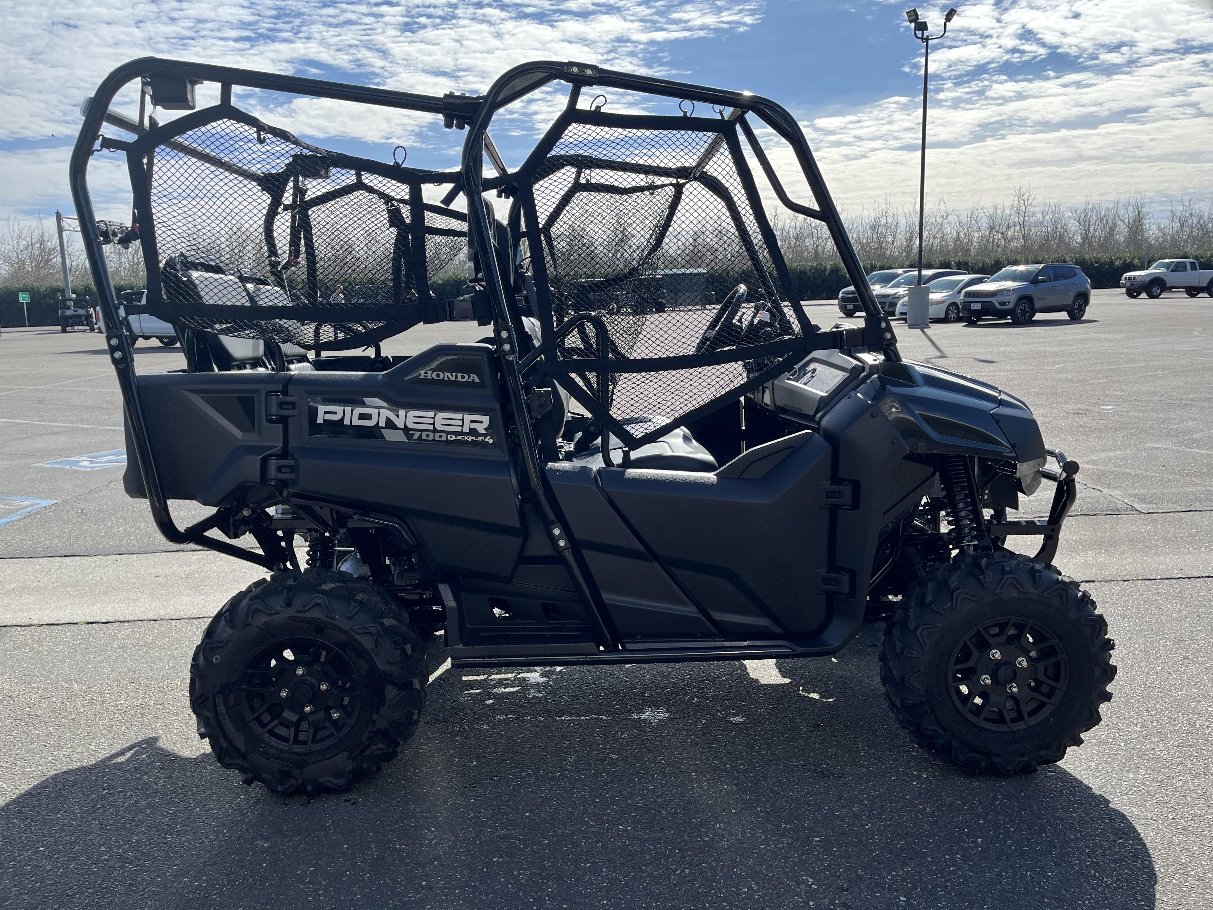 2025 Honda Pioneer 700-4 Deluxe - Photo 3