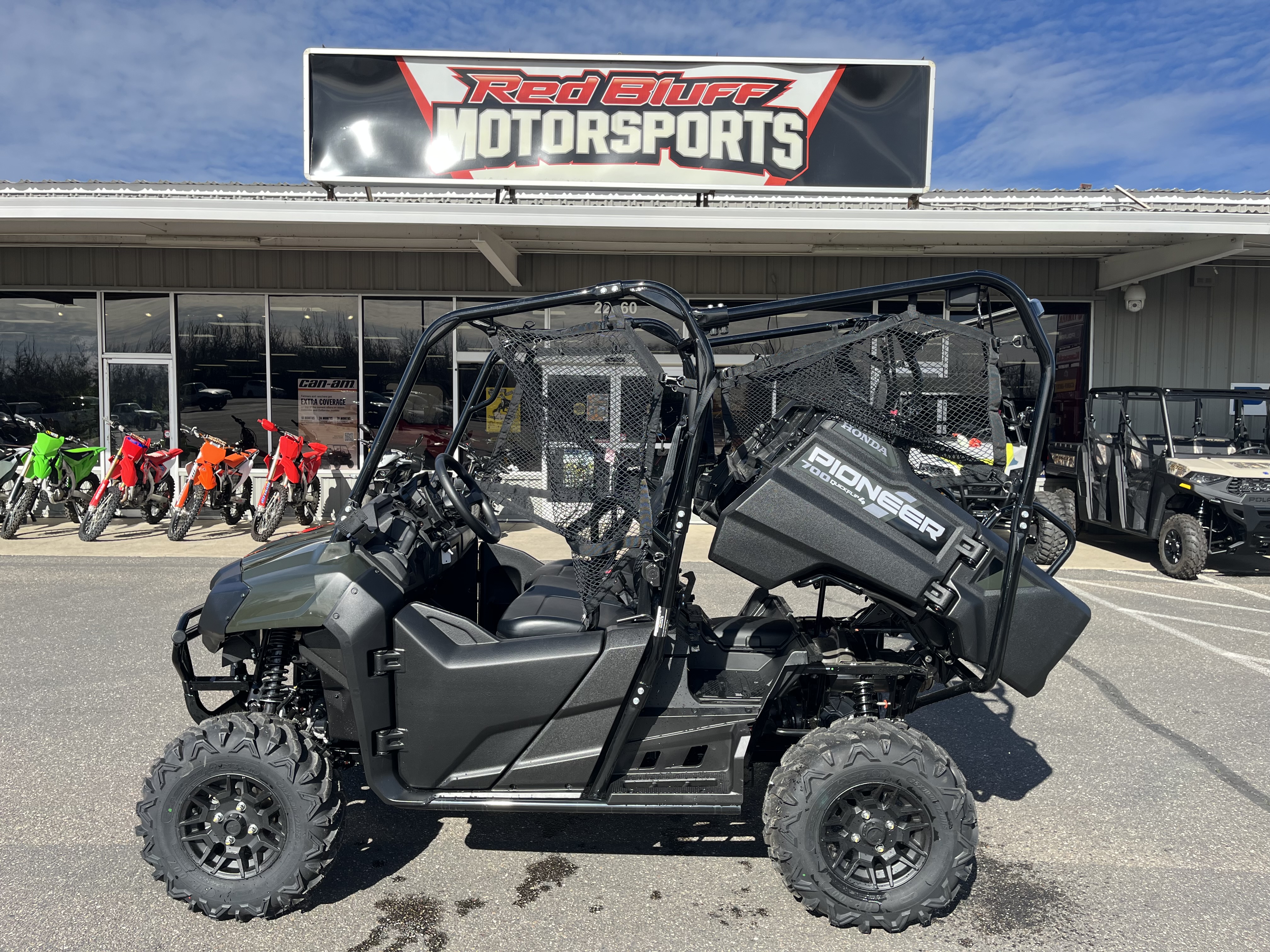 2025 Honda Pioneer 700-4 Deluxe - Photo 11