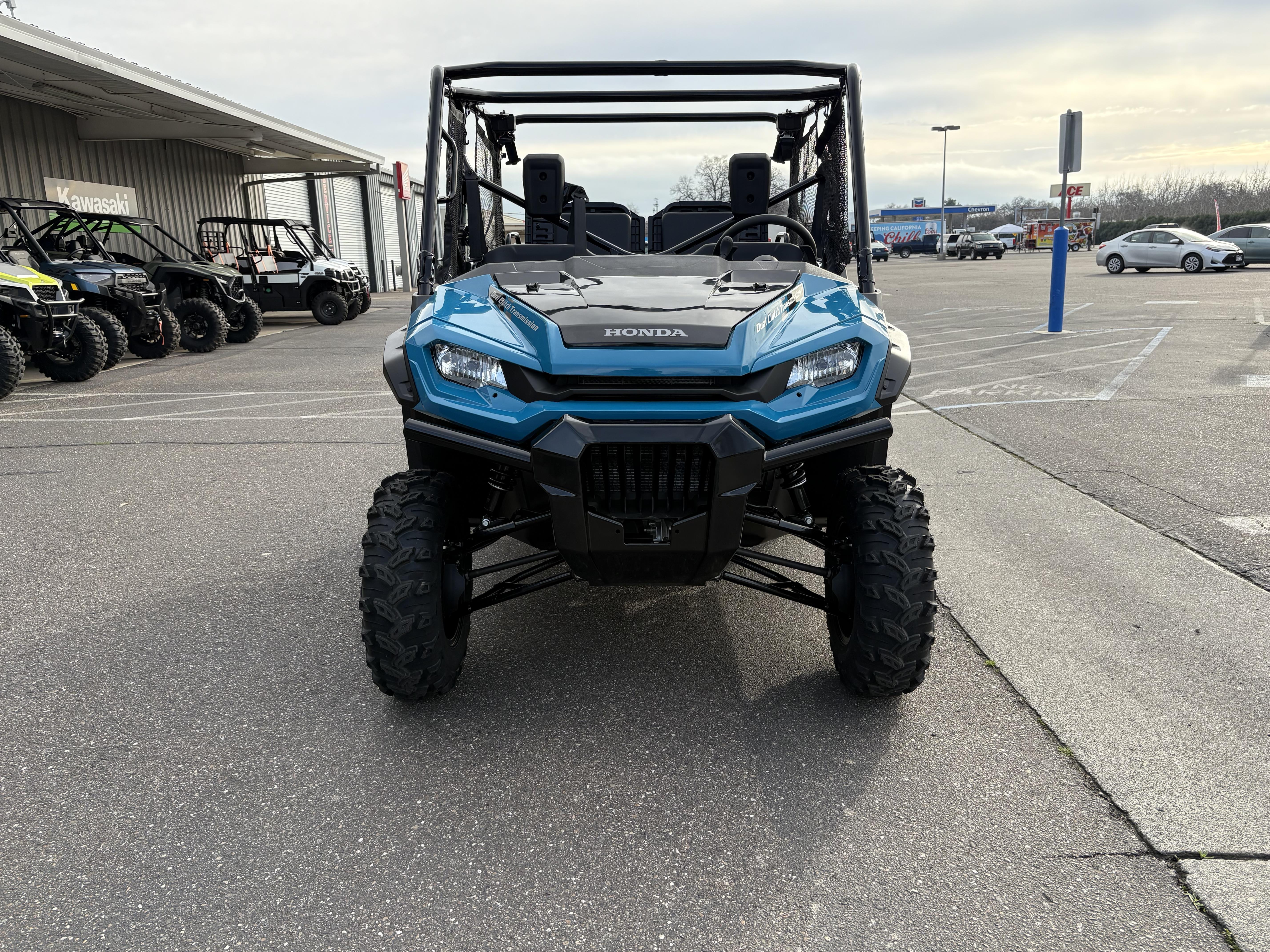 2025 Honda Pioneer 1000-5 Deluxe - Photo 2