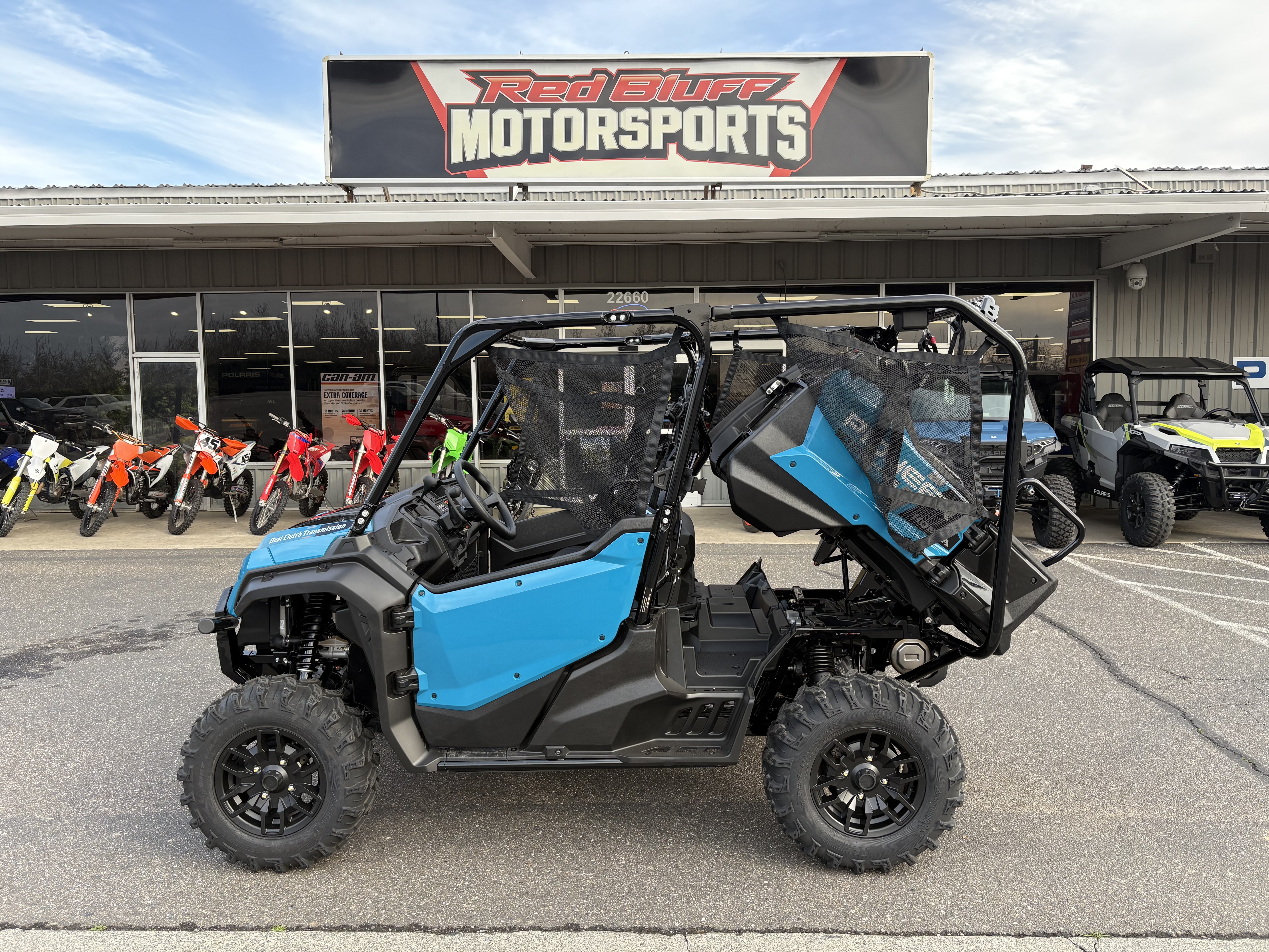 2025 Honda Pioneer 1000-5 Deluxe - Photo 11