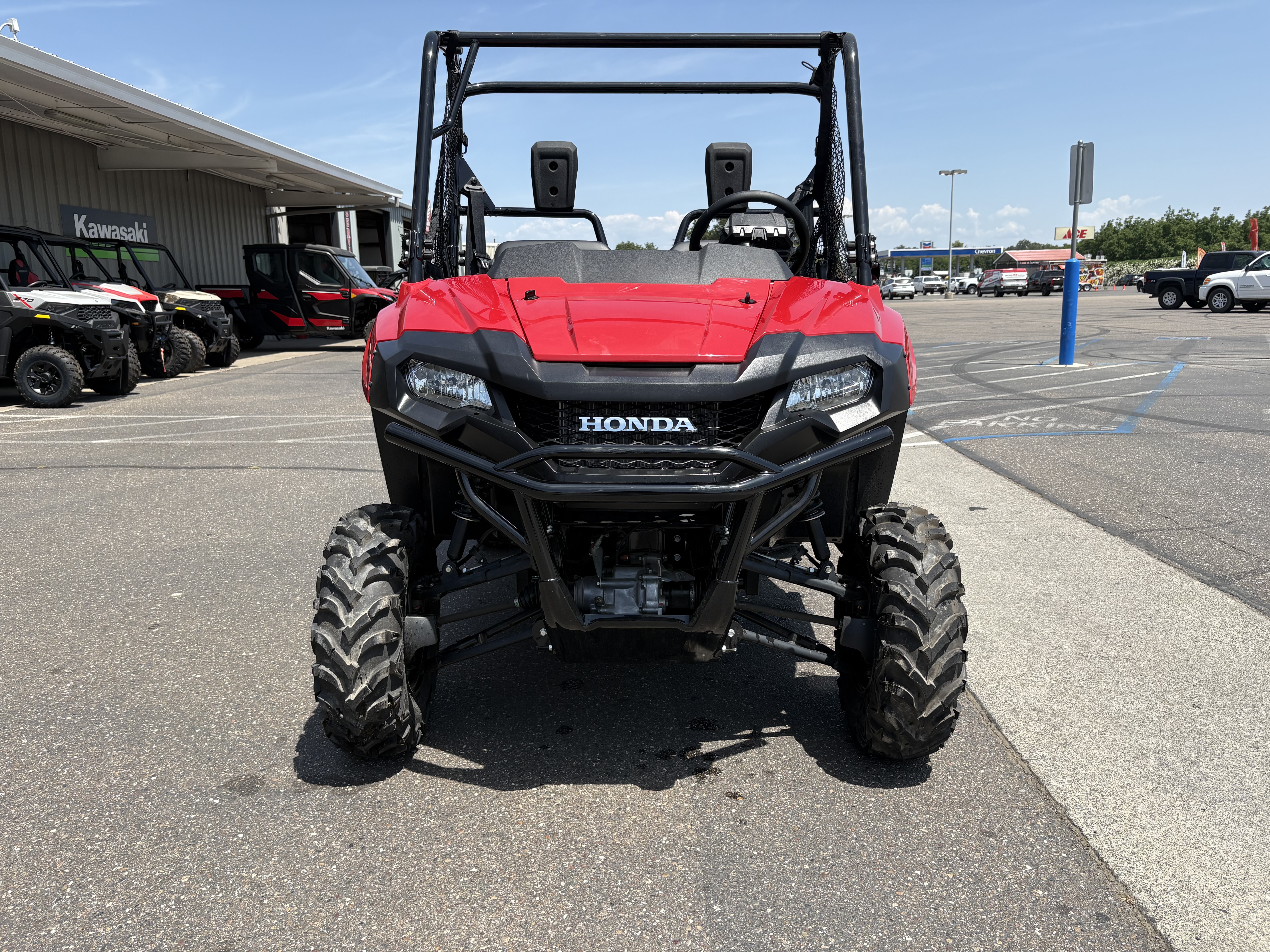 2025 Honda Pioneer 700 - Photo 2