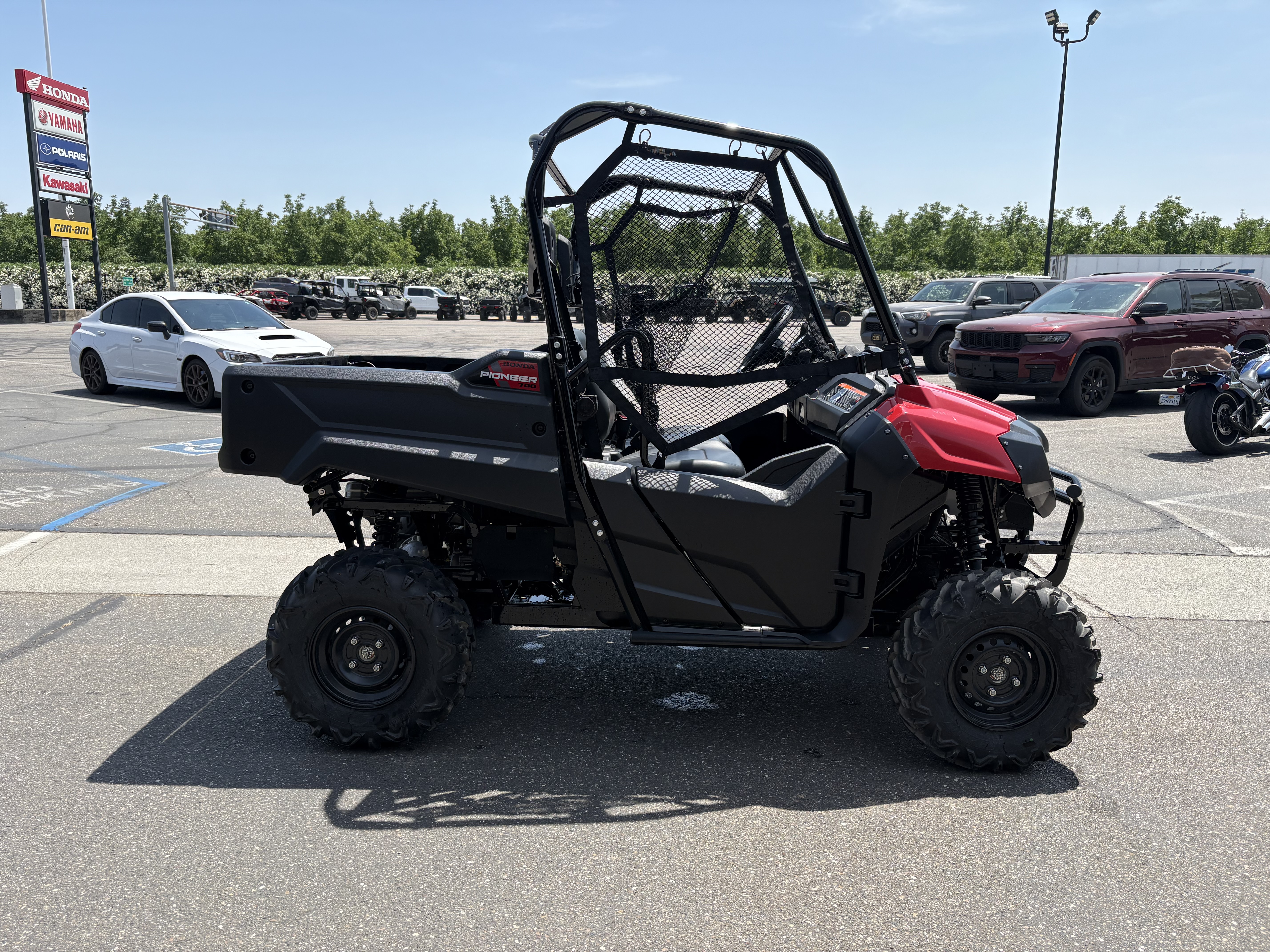2025 Honda Pioneer 700 - Photo 3