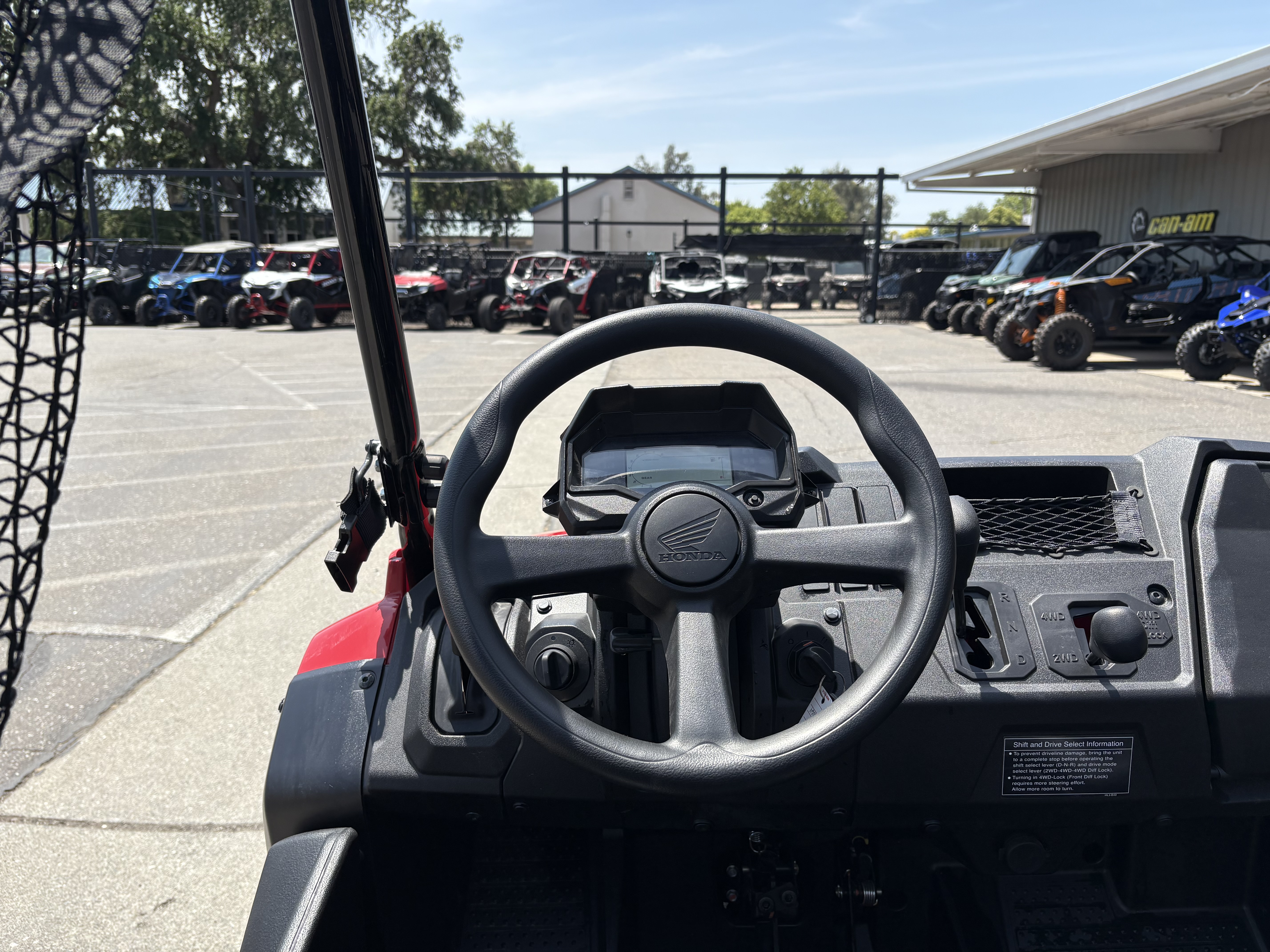 2025 Honda Pioneer 700 - Photo 7