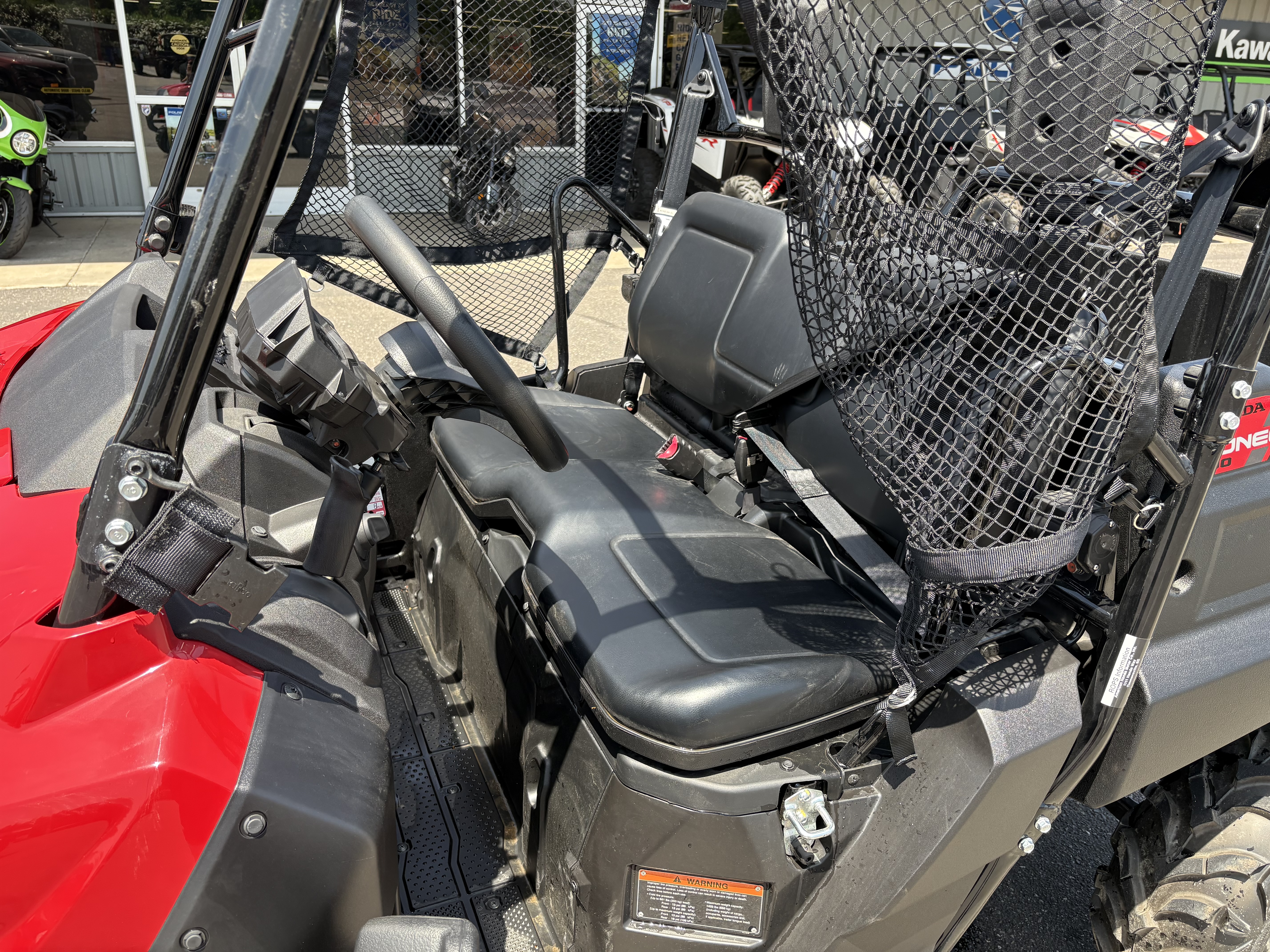 2025 Honda Pioneer 700 - Photo 9