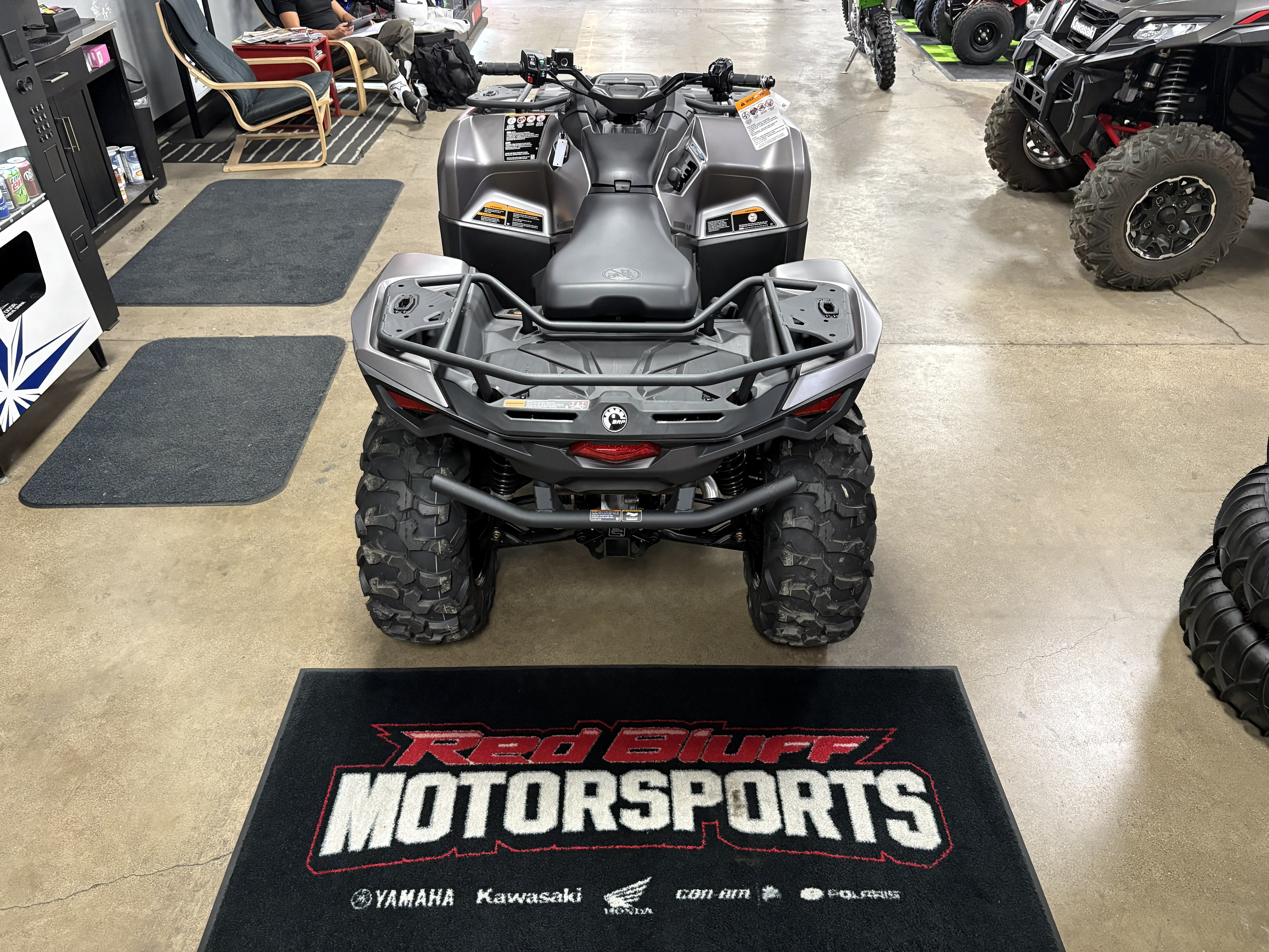 2025 Can-Am Outlander XT 700 - Photo 4