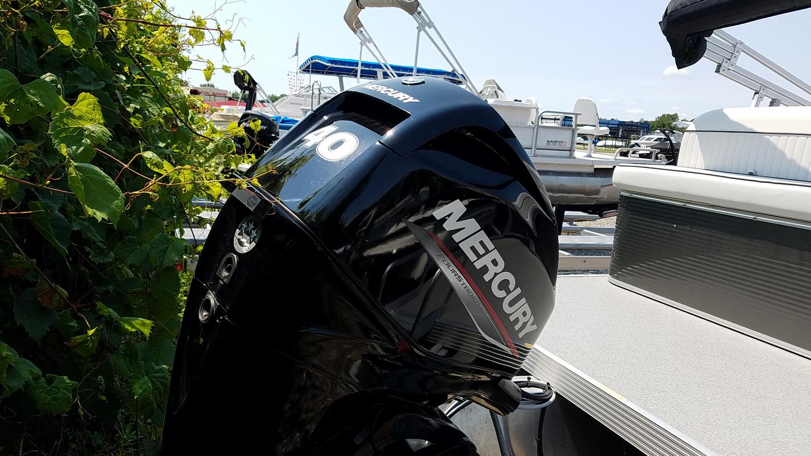 Used 2020 Qwest Pontoons 820/22 Edge Lanai, Wilson Marine Wixom