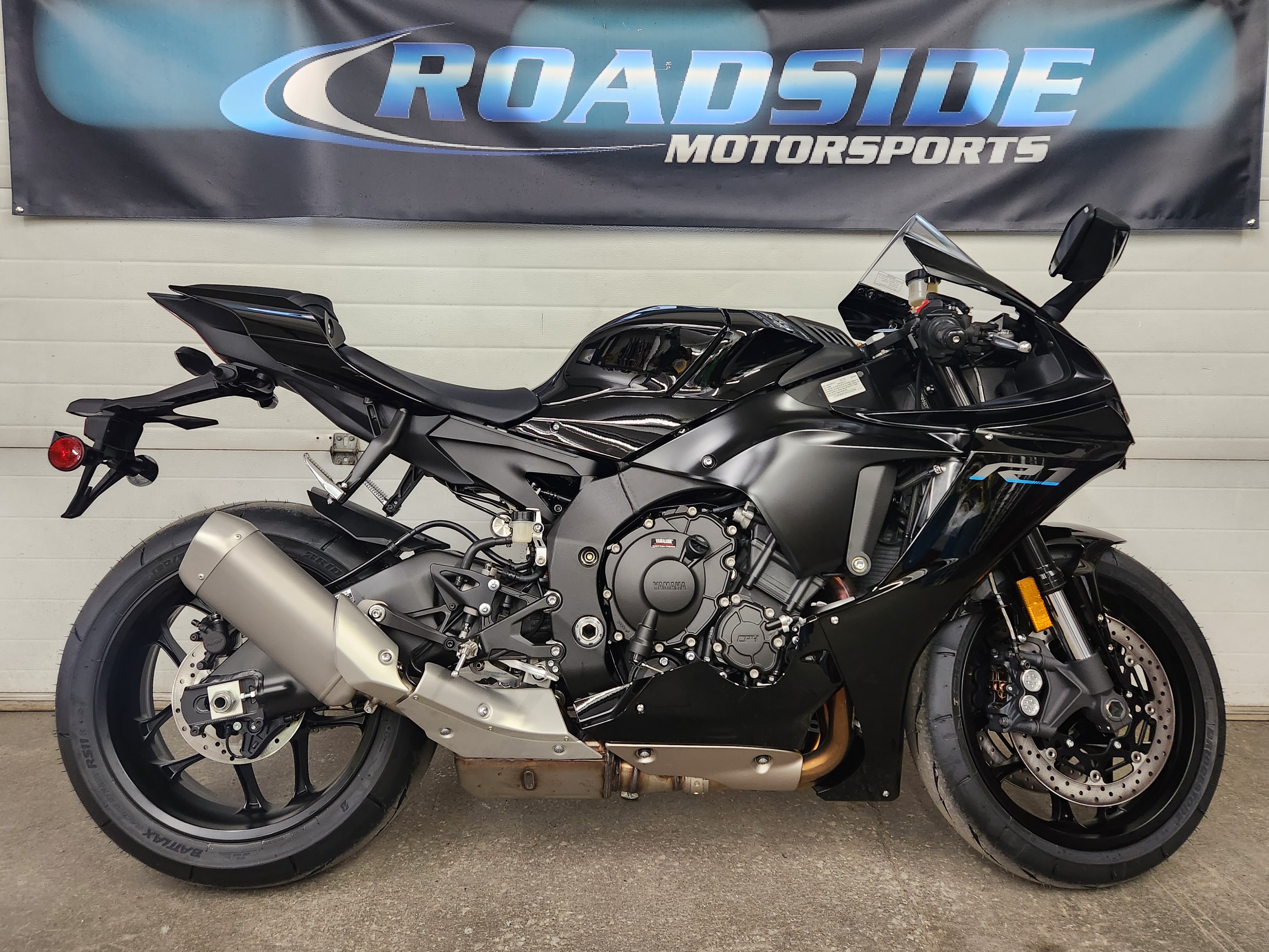 Yamaha R1 2022 Raven