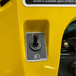 2026 Ski-Doo MXZ 200 - Photo 4