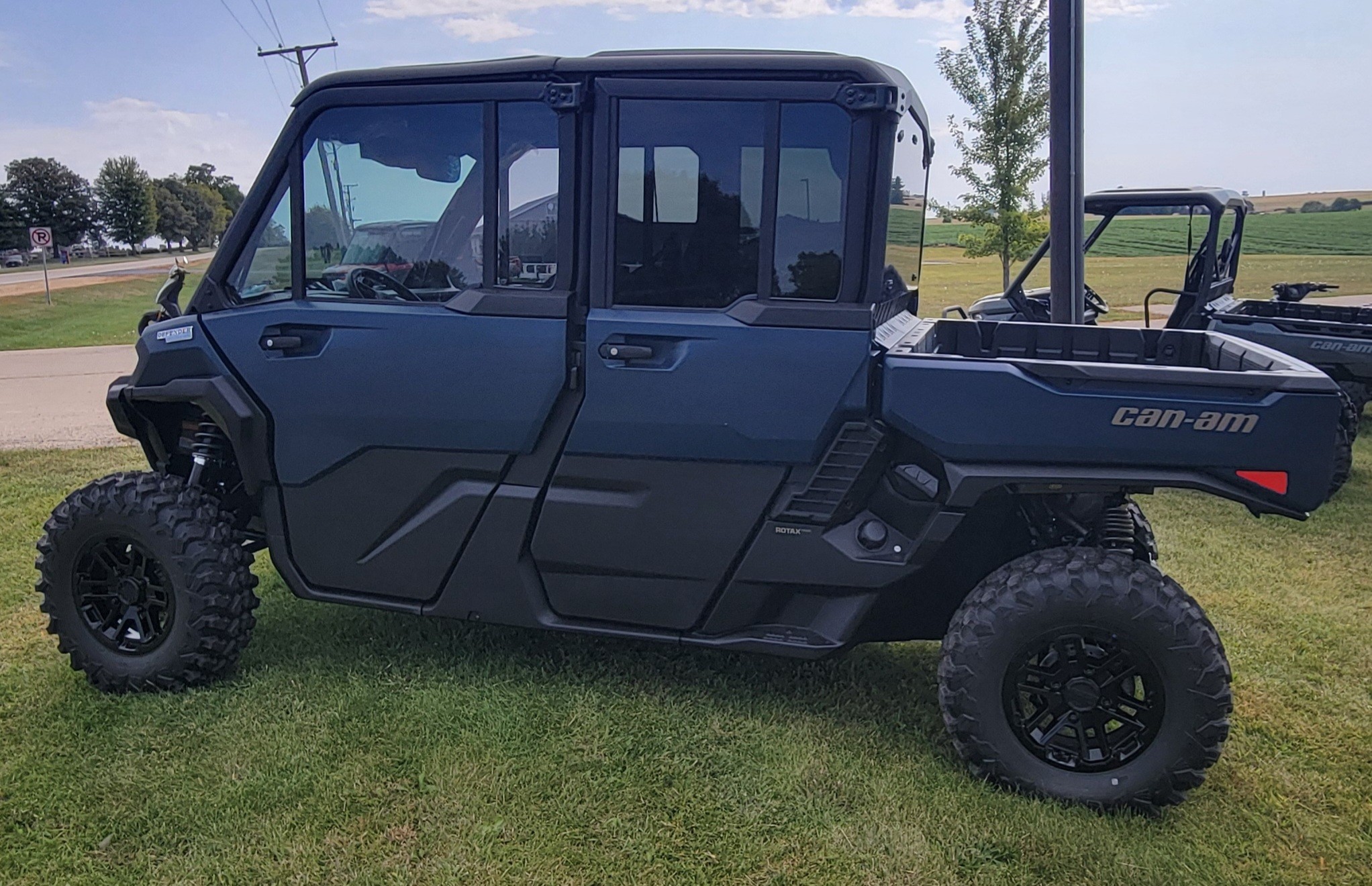 2026 Can-Am DEFENDER MAX LTDCAB HD11
